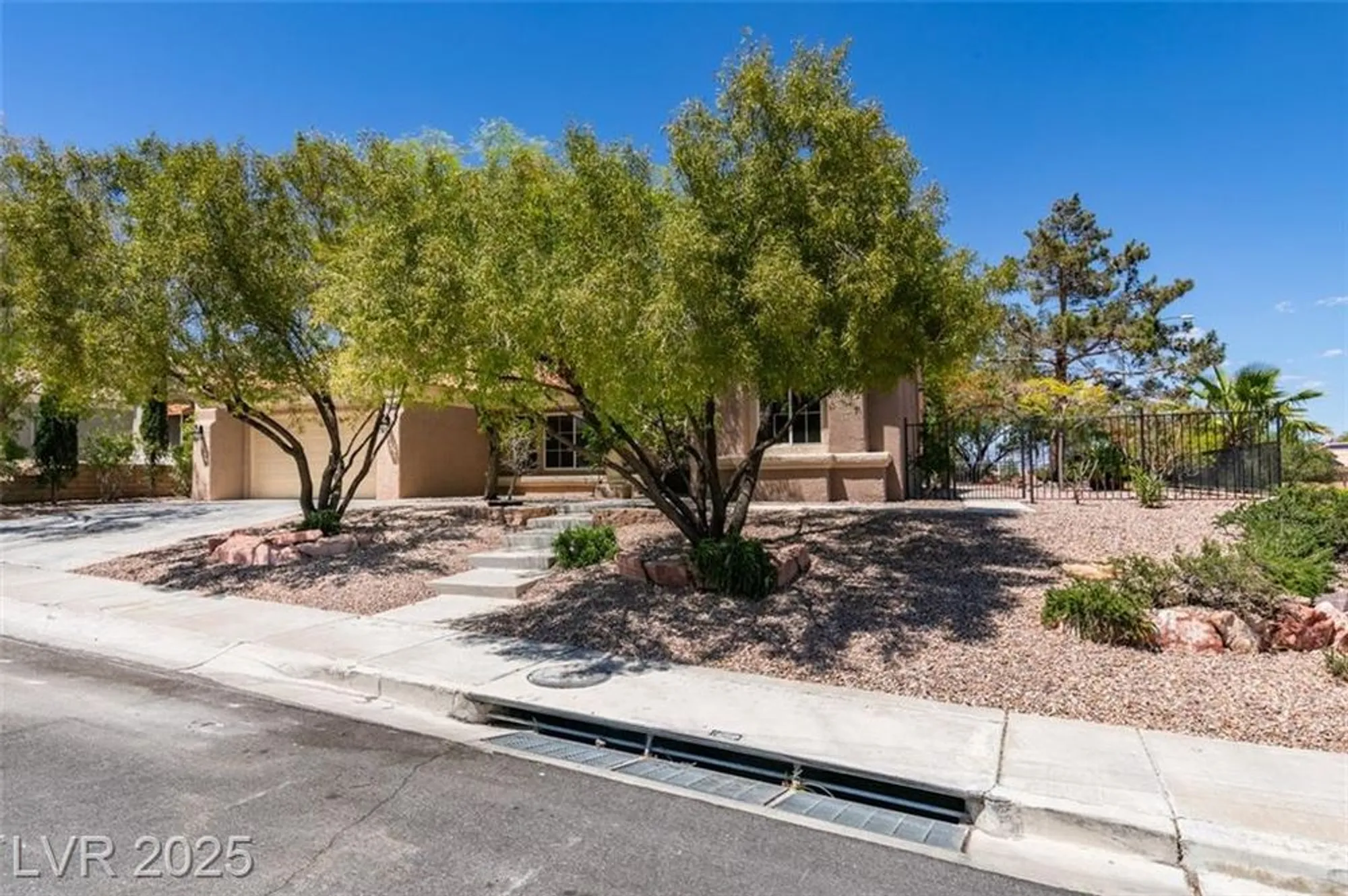 Property Slideshow image 30 of 30 | 9800 rosamond dr, Las Vegas, NV, 89134
