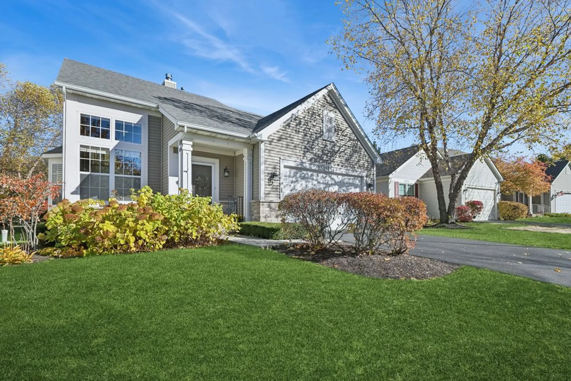 Property Slideshow image 1 of 39 | 2325 carillon dr, Grayslake, IL, 60030