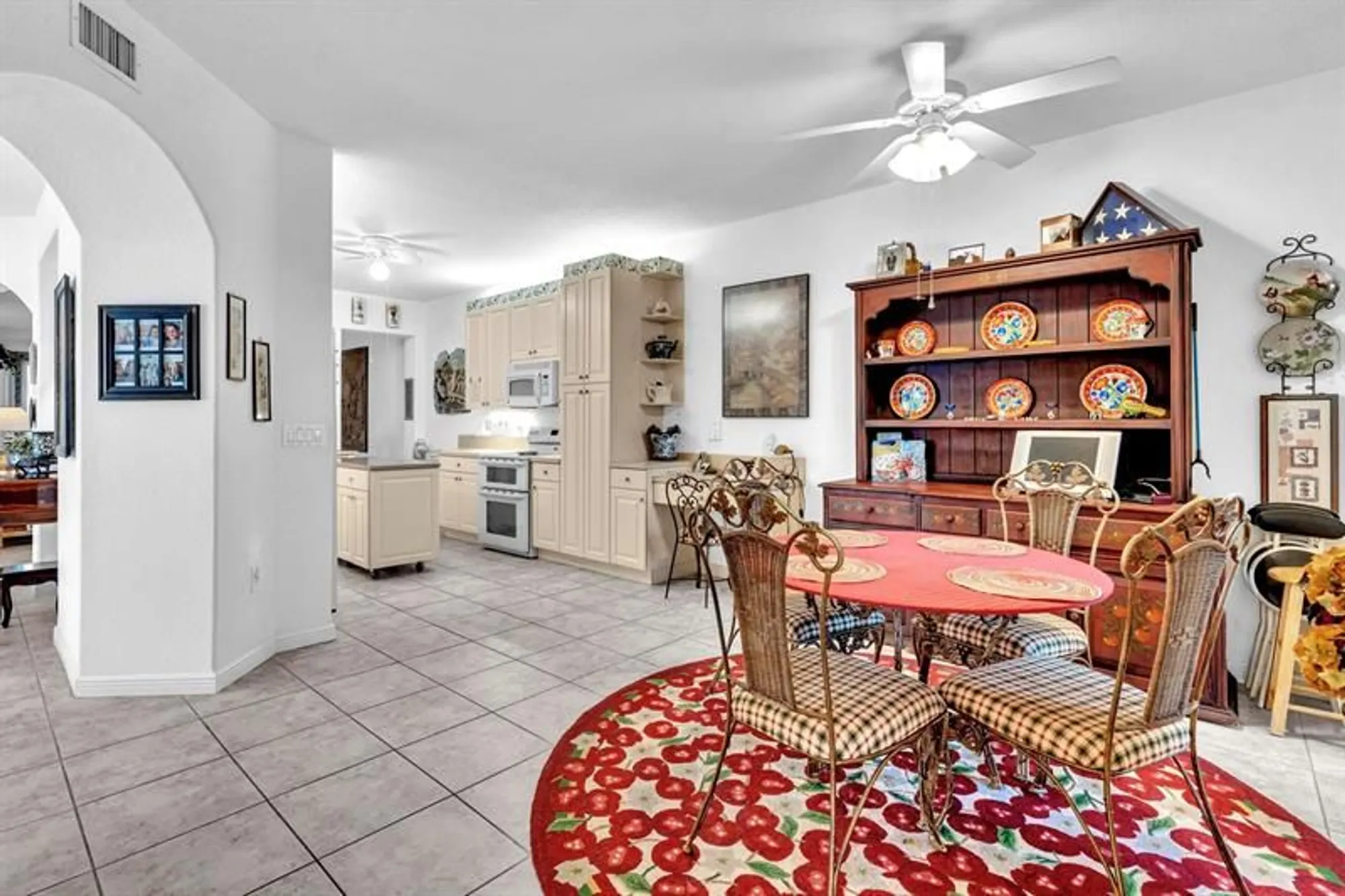 Property Slideshow image 6 of 76 | 7715 southampton ter 301, Tamarac, FL, 33321