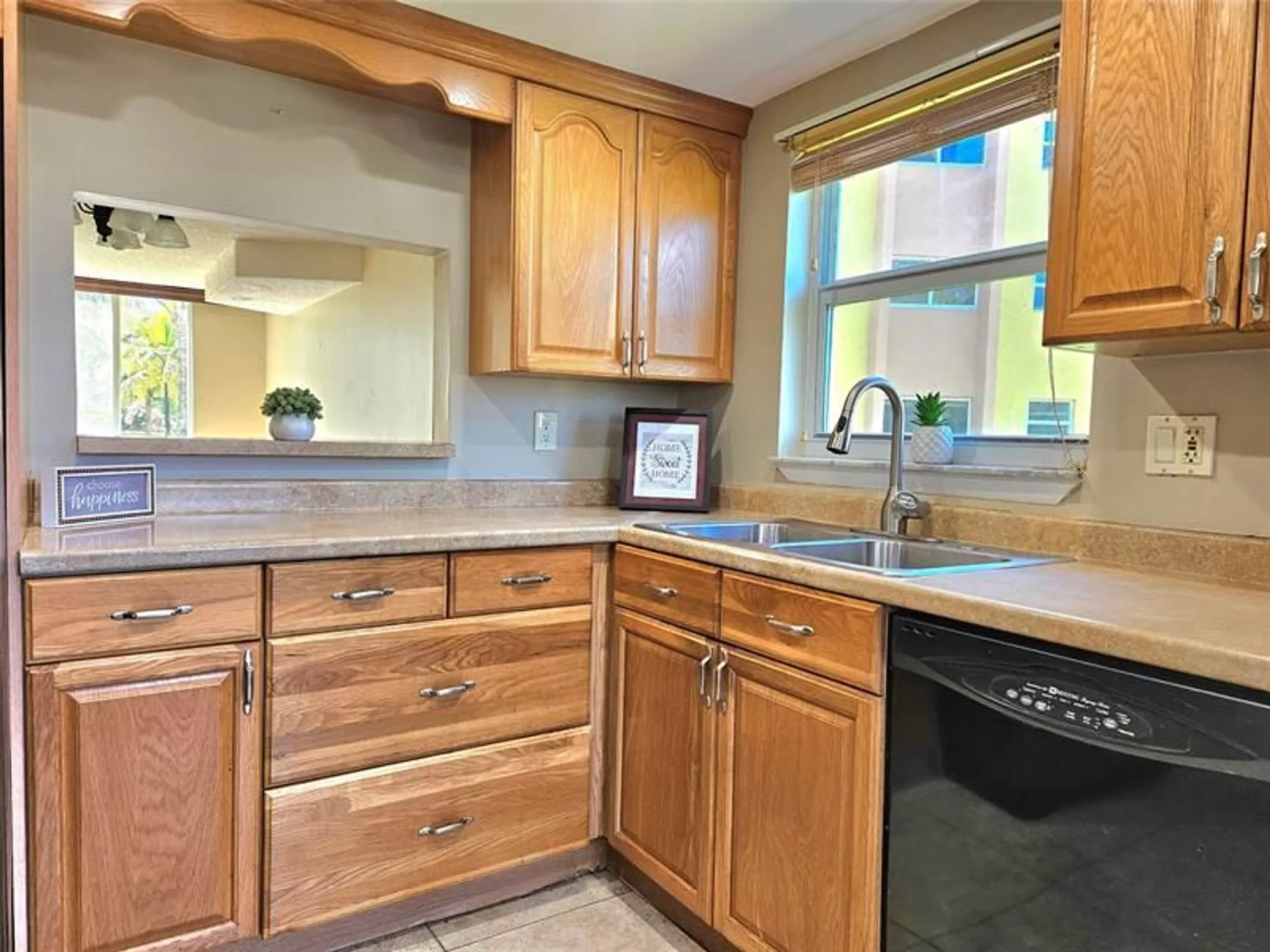 Property Slideshow image 7 of 35 | 6700 royal palm blvd apt 112, Margate, FL, 33063