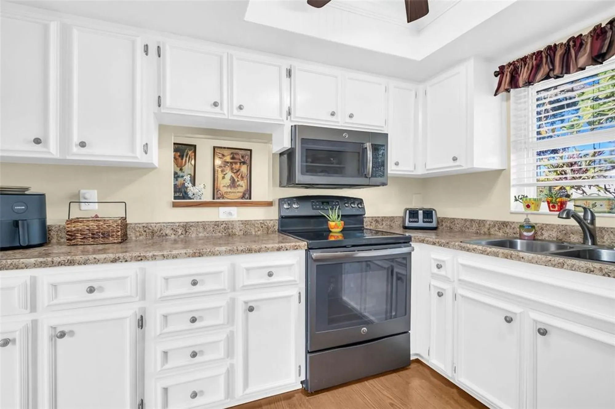 Property Slideshow image 11 of 49 | 3481 maclaren dr, Palm Harbor, FL, 34684