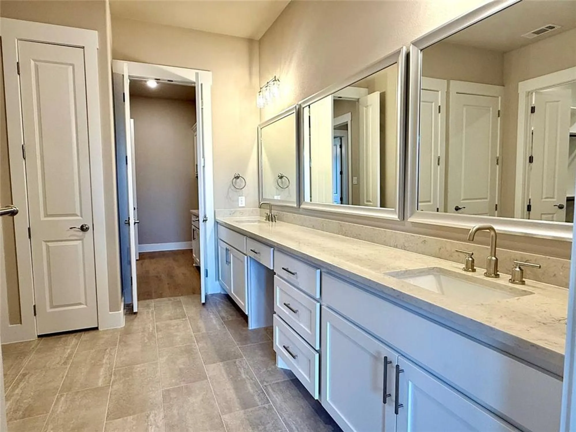 Property Slideshow image 6 of 16 | 901 capella ln, Mansfield, TX, 76063