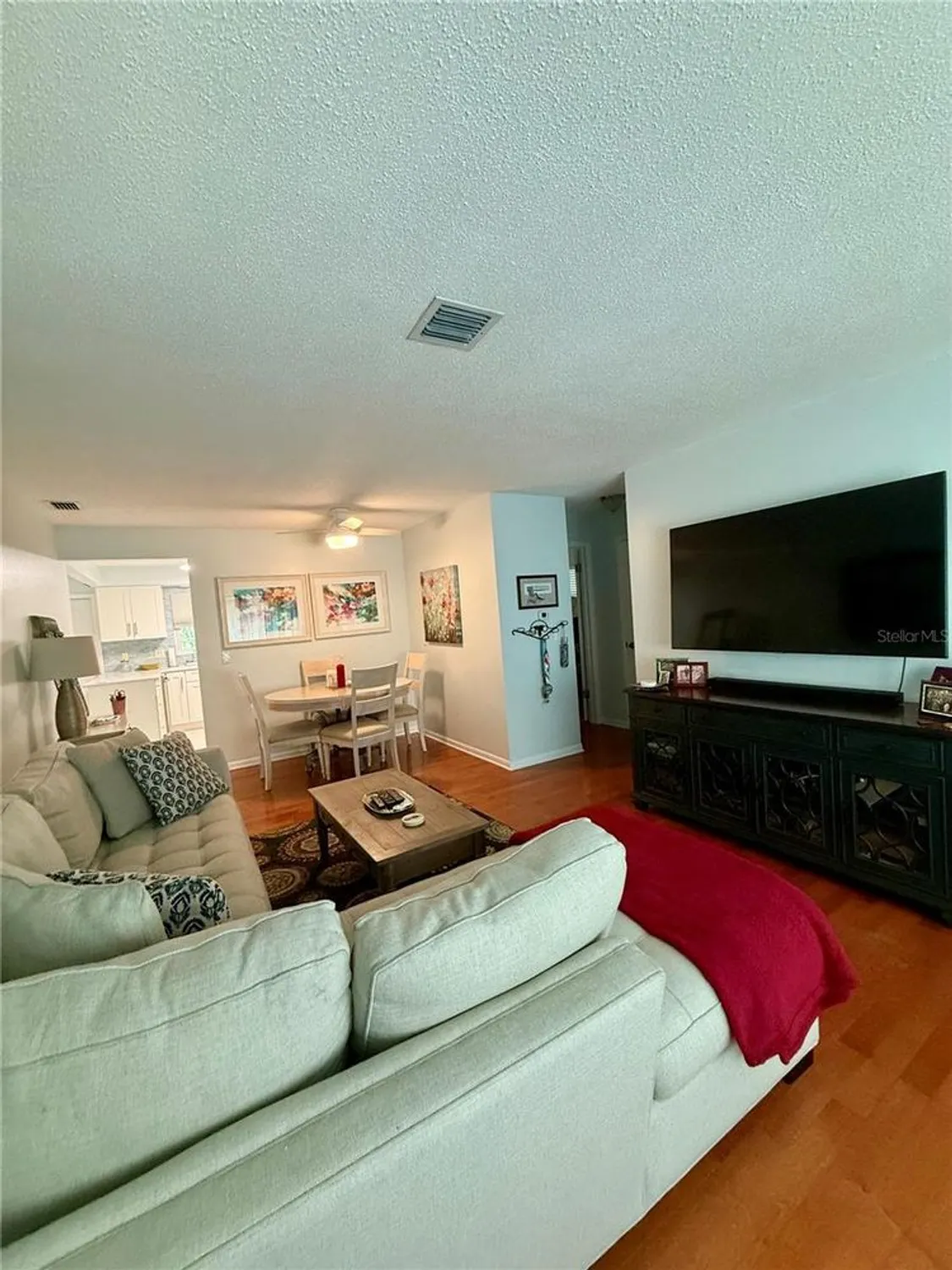 Property Slideshow image 9 of 21 | 8205 burgundy dr n # 8205, Pinellas Park, FL, 33781