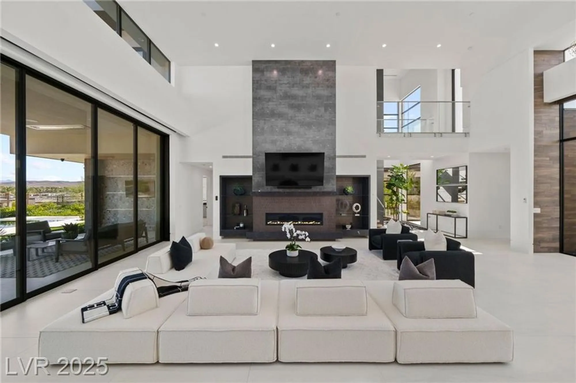 Property Slideshow image 19 of 99 | 12 rainbow point pl, Henderson, NV, 89011