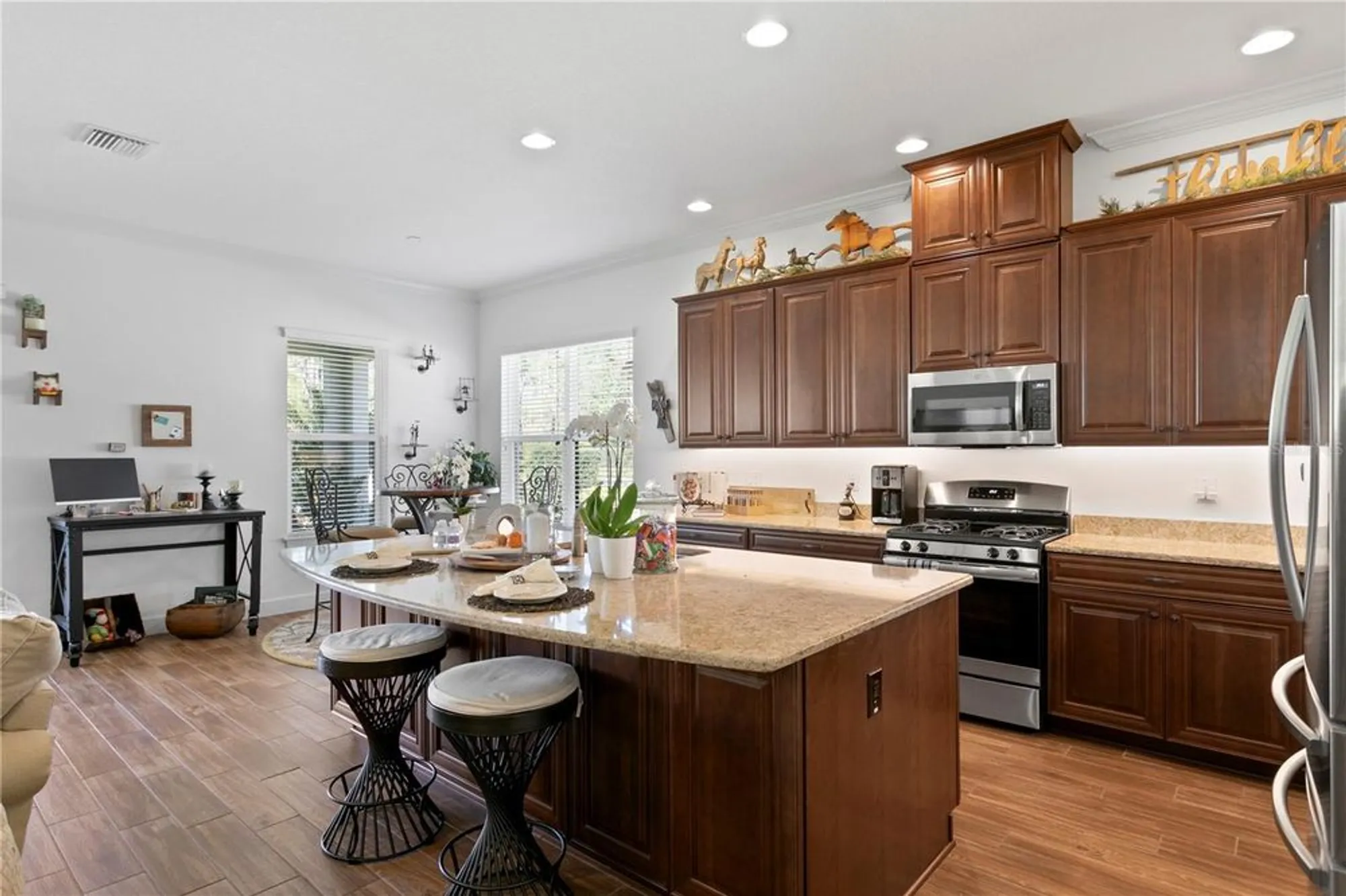 Property Slideshow image 16 of 68 | 20173 umbria hill dr, Tampa, FL, 33647