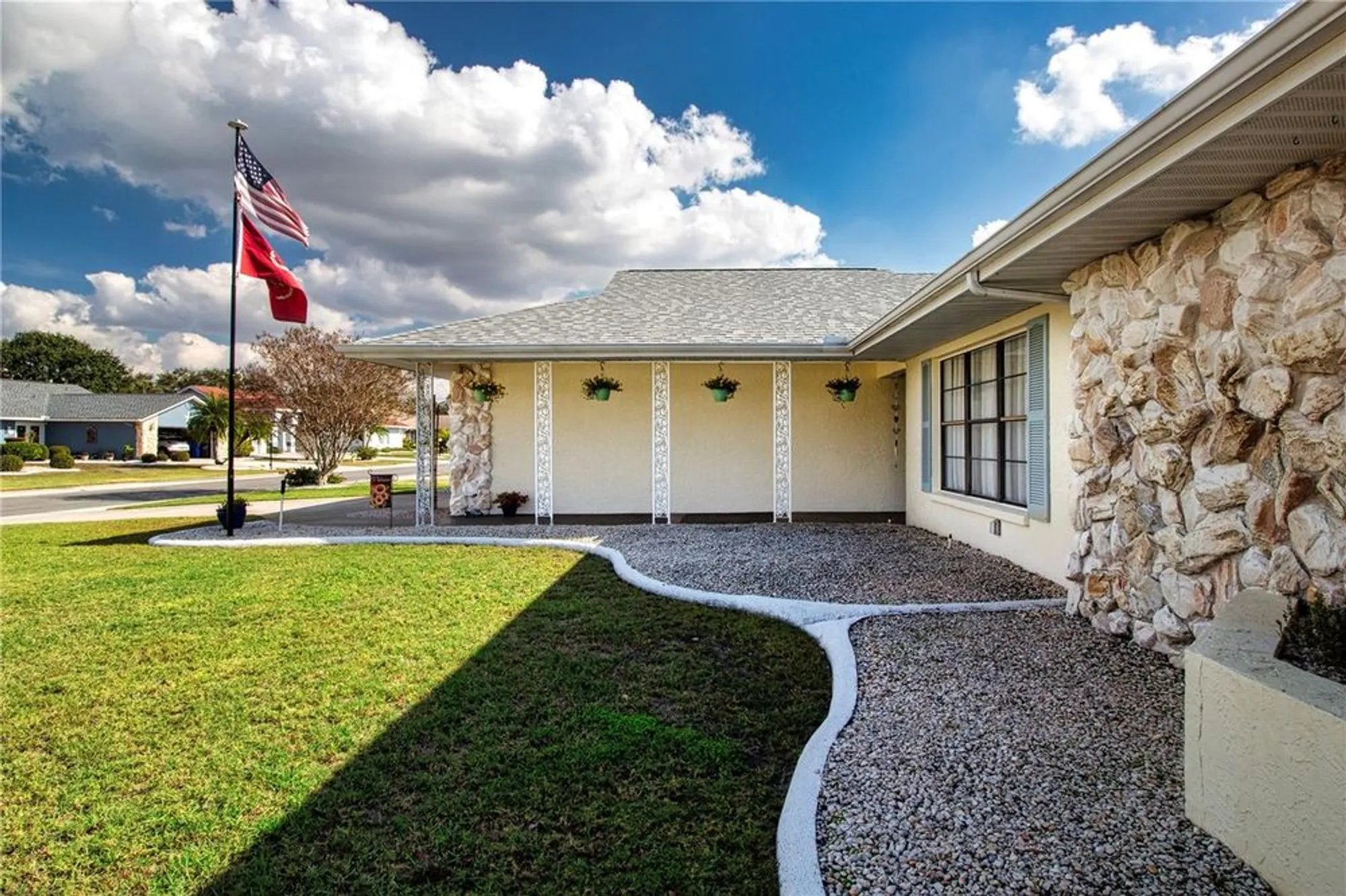 Property Slideshow image 6 of 69 | 2016 east view dr, Sun City Center, FL, 33573