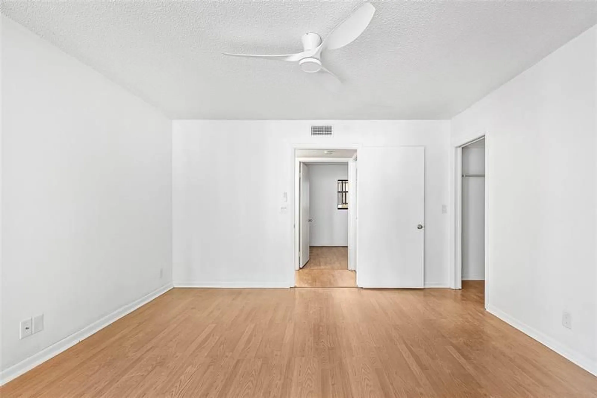 Property Slideshow image 15 of 43 | 5280 las verdes cir 202, Delray Beach, FL, 33484