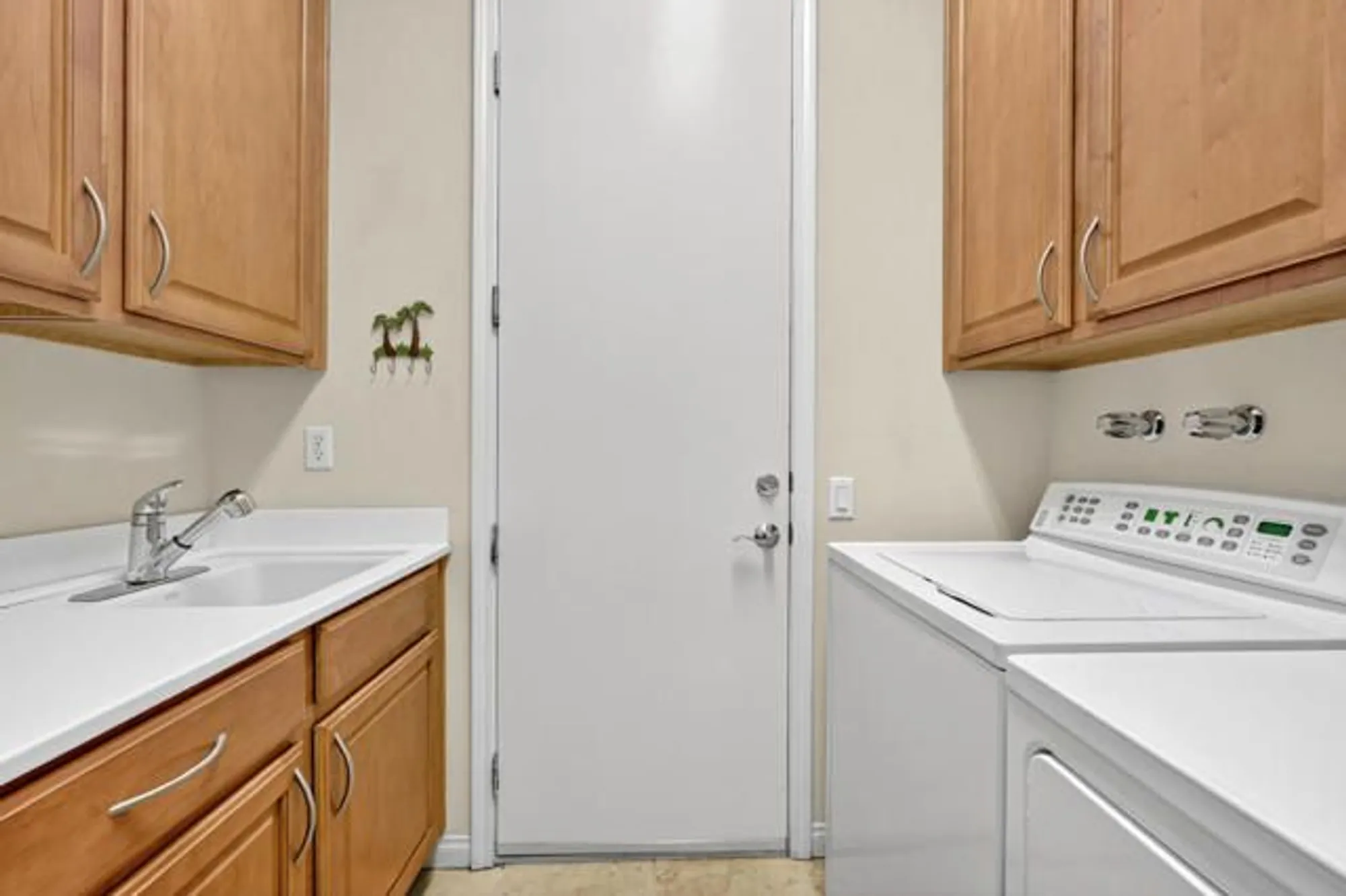 Property Slideshow image 42 of 69 | 81073 avenida tres lagunas, Indio, CA, 92203