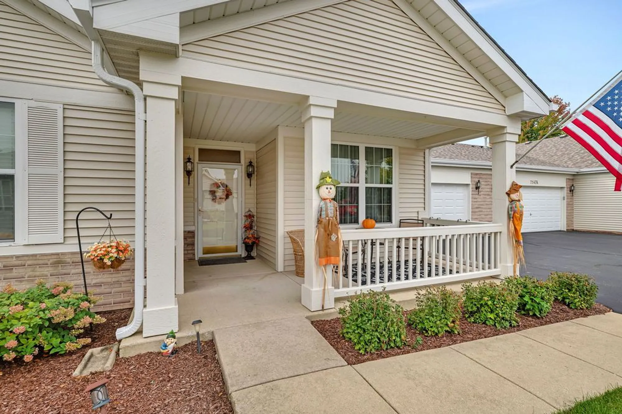 Property Slideshow image 3 of 26 | 21476 mays lake ct, Crest Hill, IL, 60403