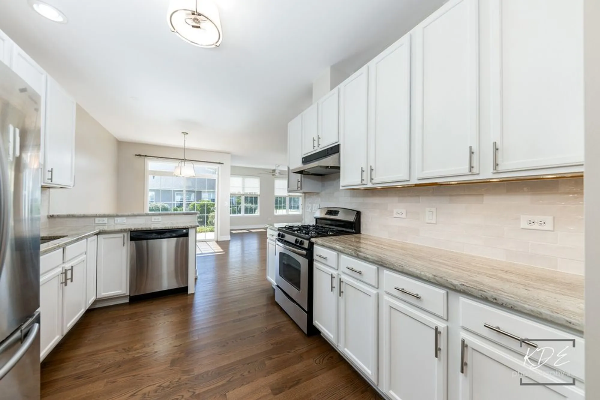 Property Slideshow image 5 of 33 | 2836 hillcrest cir, Naperville, IL, 60564