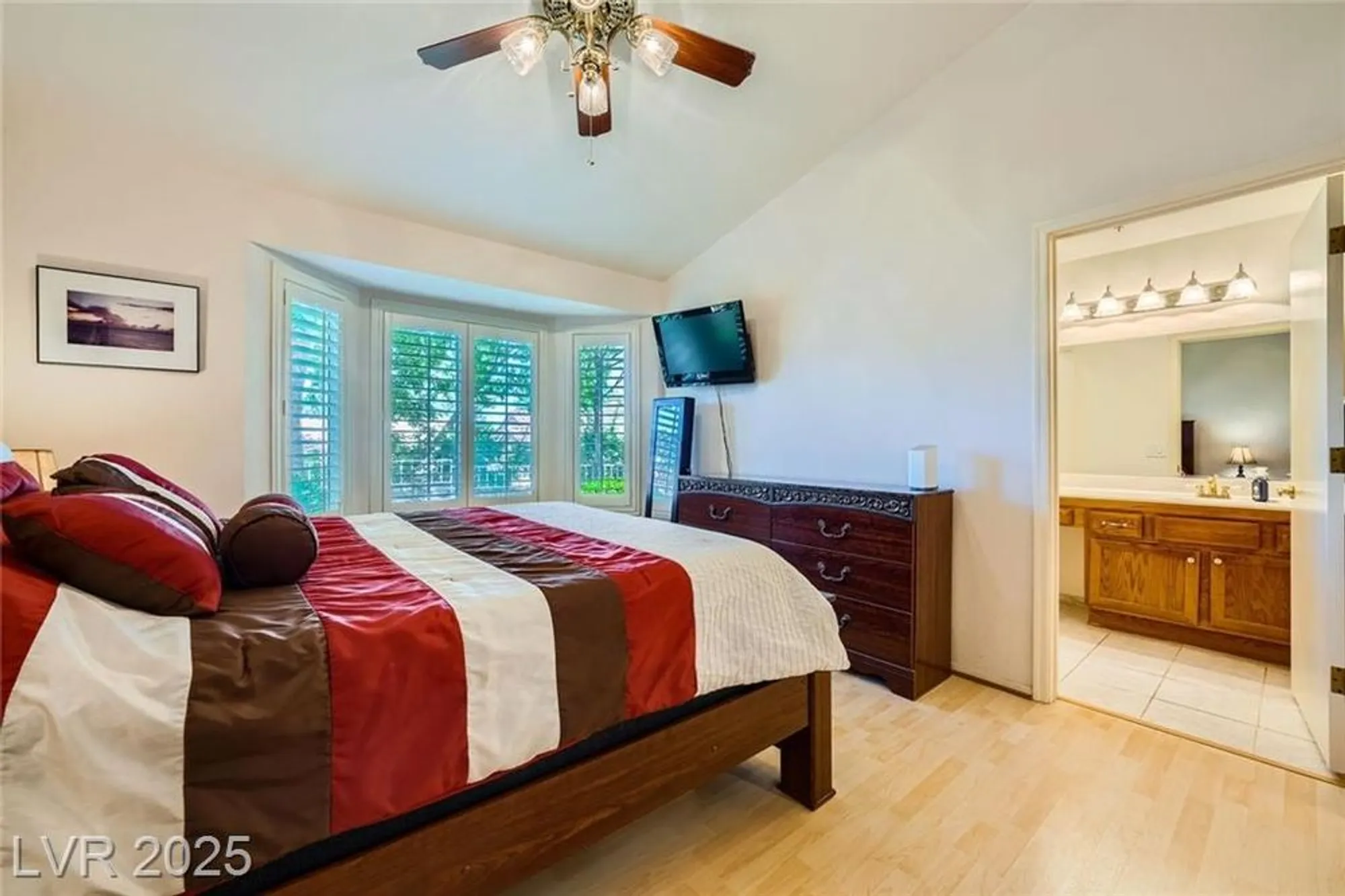 Property Slideshow image 24 of 53 | 9024 starmount dr, Las Vegas, NV, 89134