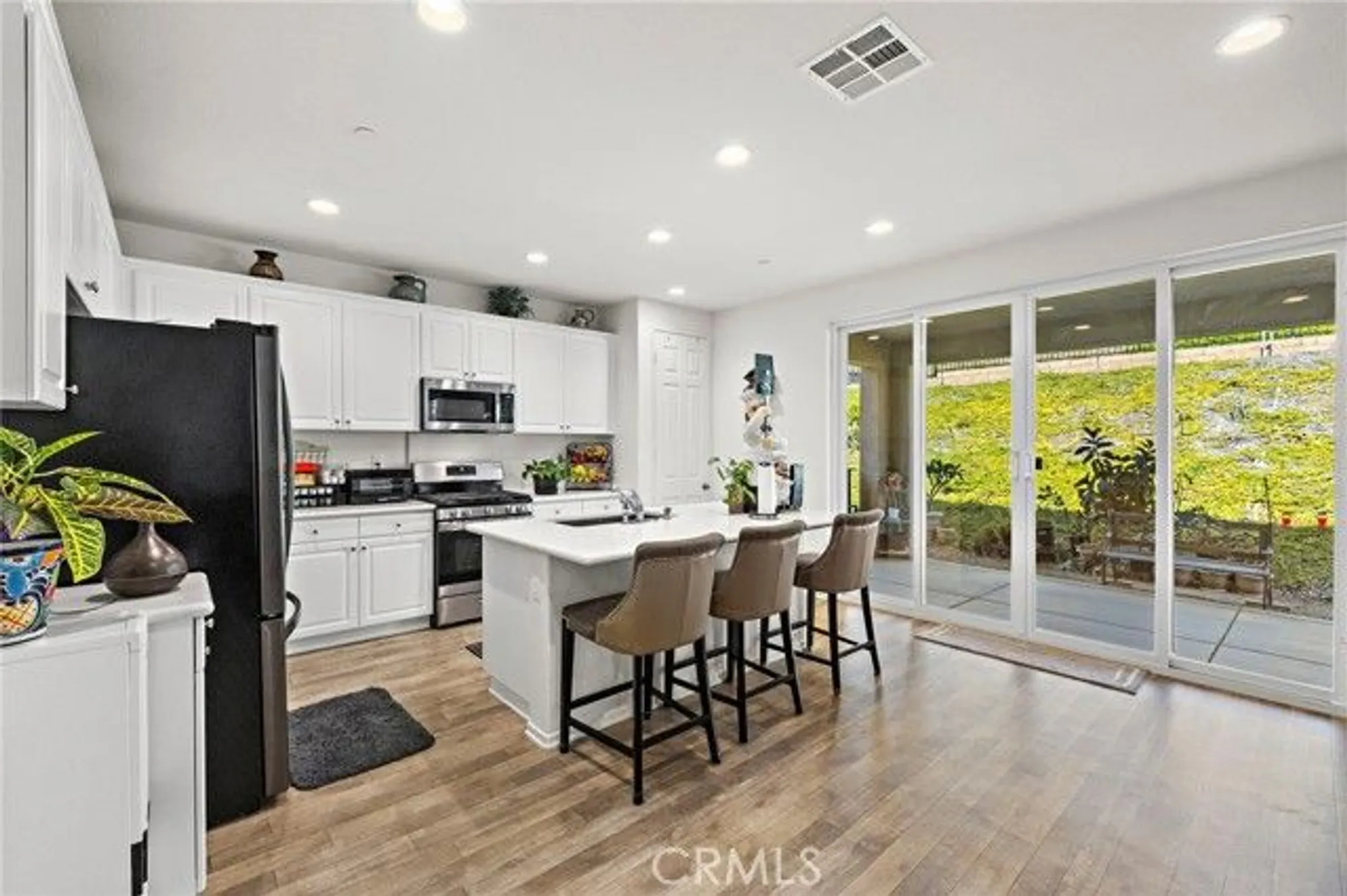 Property Slideshow image 9 of 24 | 11662 starlily ct, Corona, CA, 92883