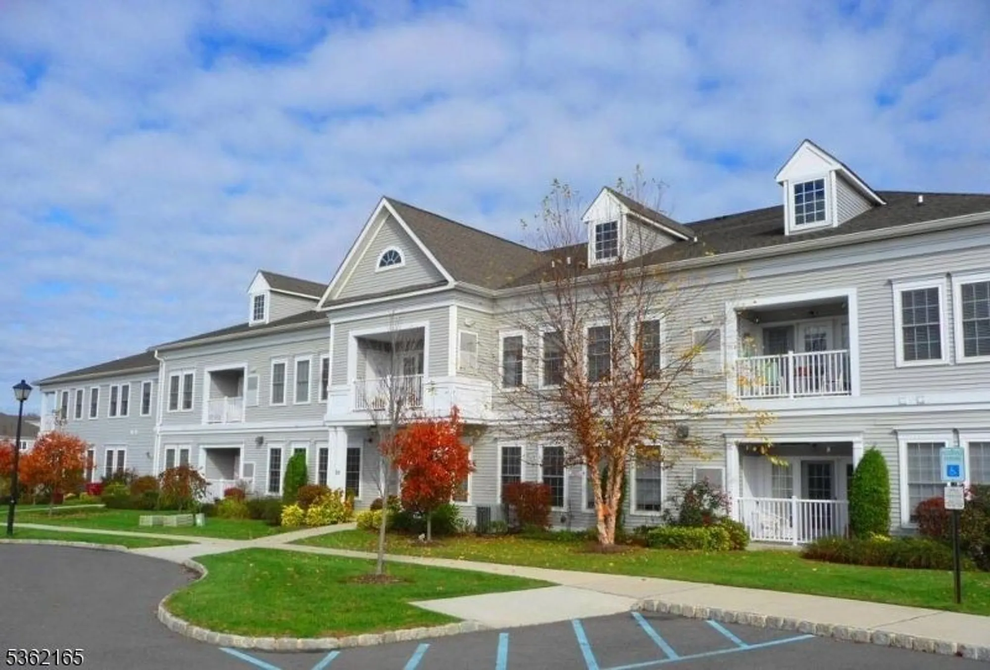 Property Slideshow image 15 of 22 | 5017 brookfield glen dr # 17, Belvidere, NJ, 07823