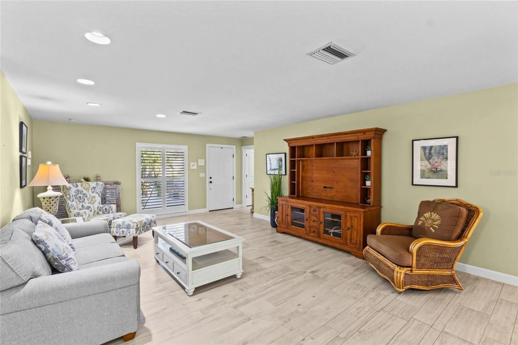 Property Slideshow image 6 of 38 | 7143 fairway bend ln, Sarasota, FL, 34243