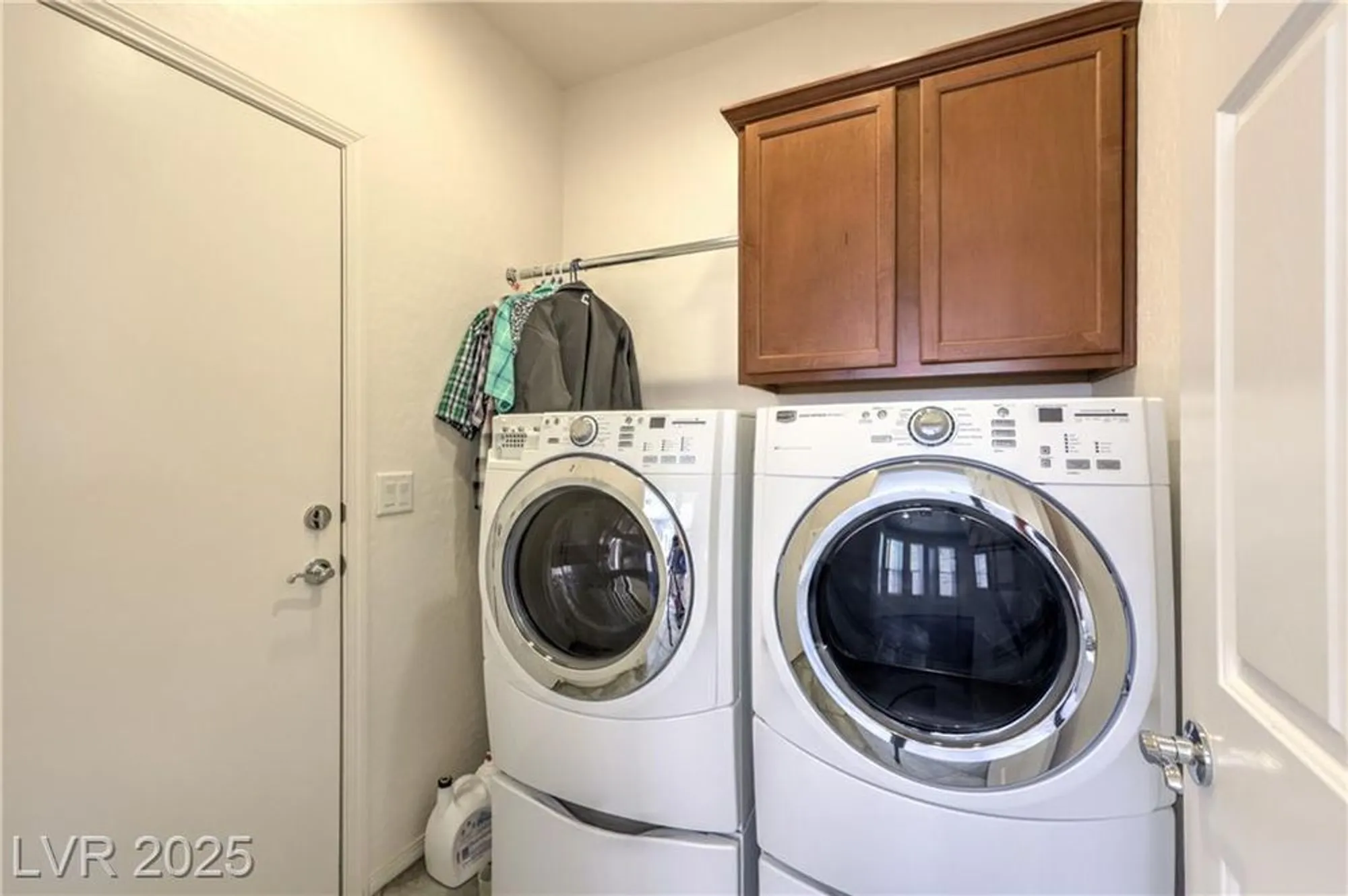 Property Slideshow image 32 of 41 | 3813 jasmine heights ave, North Las Vegas, NV, 89081