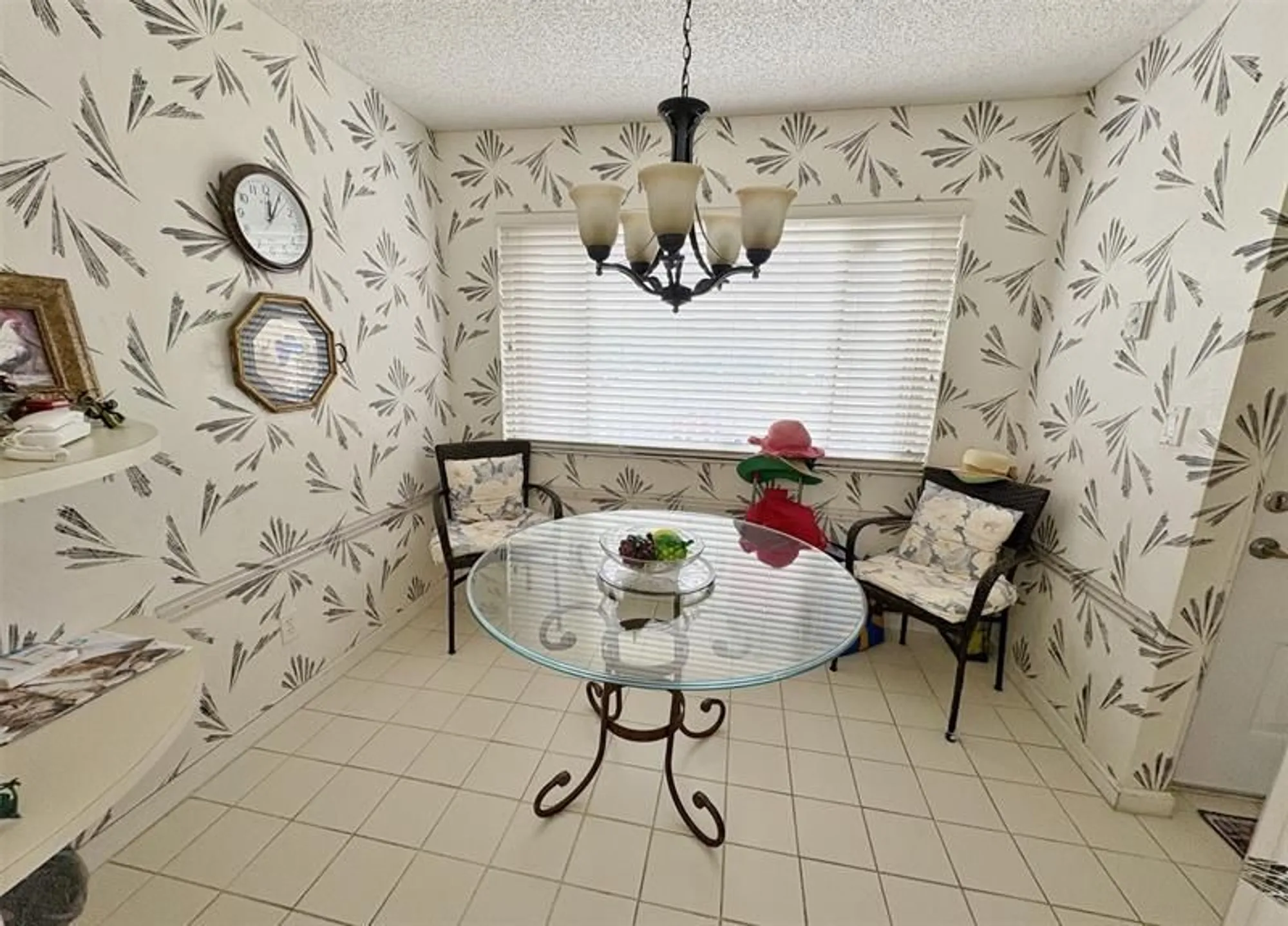 Property Slideshow image 2 of 6 | 7350 n devon dr 204, Tamarac, FL, 33321