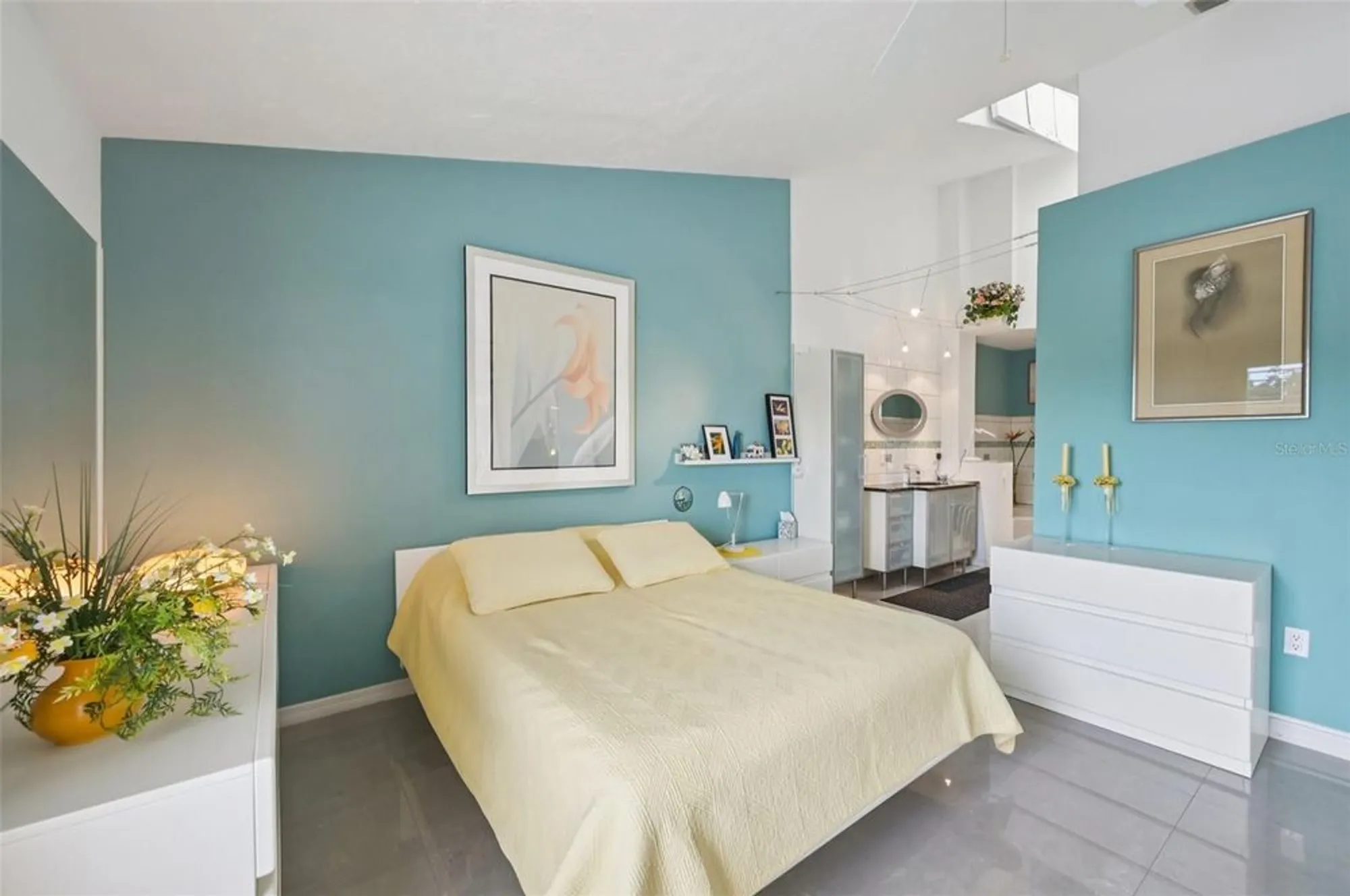 Property Slideshow image 24 of 42 | 5588 golf pointe dr # 1, Sarasota, FL, 34243