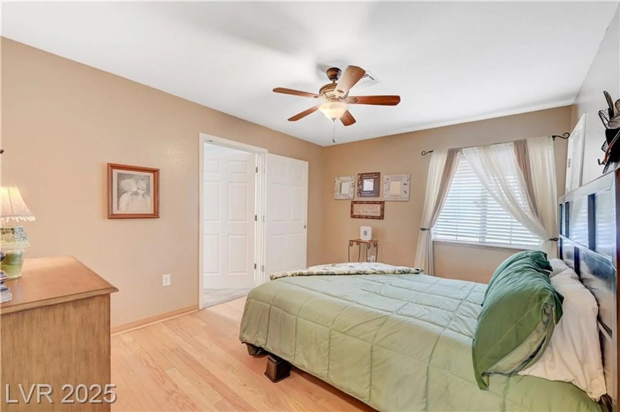 Property Slideshow image 43 of 69 | 3033 merimar dr, Las Vegas, NV, 89134