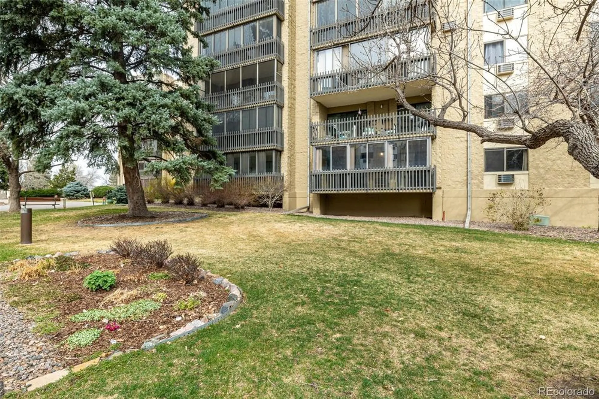 Property Slideshow image 18 of 31 | 14050 e linvale pl apt 106, Aurora, CO, 80014