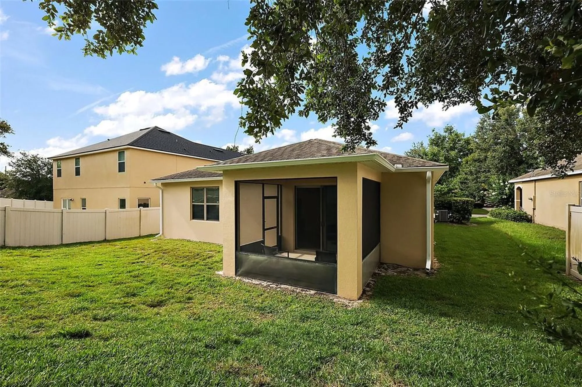 Property Slideshow image 28 of 37 | 20945 oldenburg loop, Mount Dora, FL, 32757