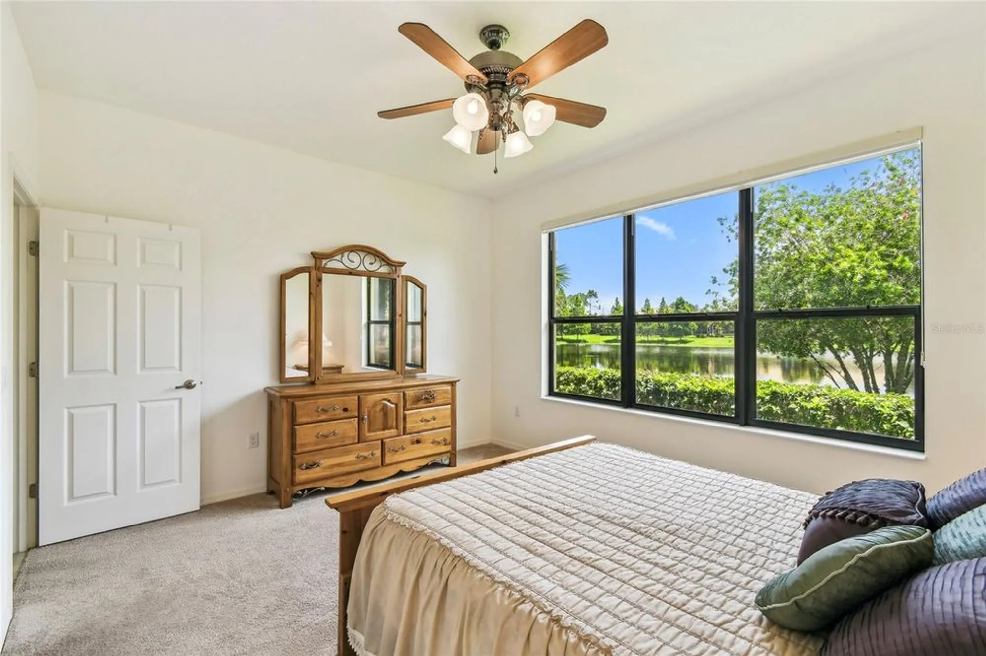 Property Slideshow image 18 of 63 | 3390 fallbrook dr, Kissimmee, FL, 34759