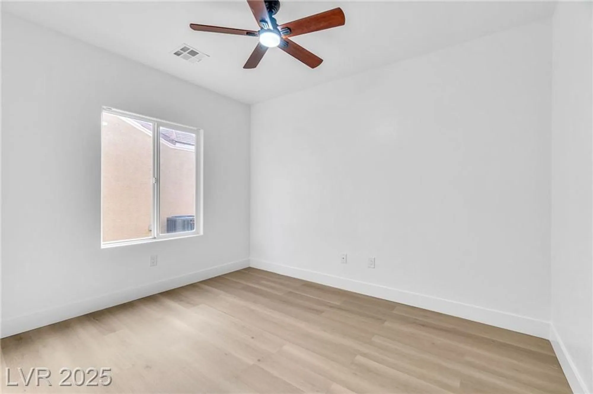 Property Slideshow image 22 of 32 | 3508 kittiwake rd, North Las Vegas, NV, 89084