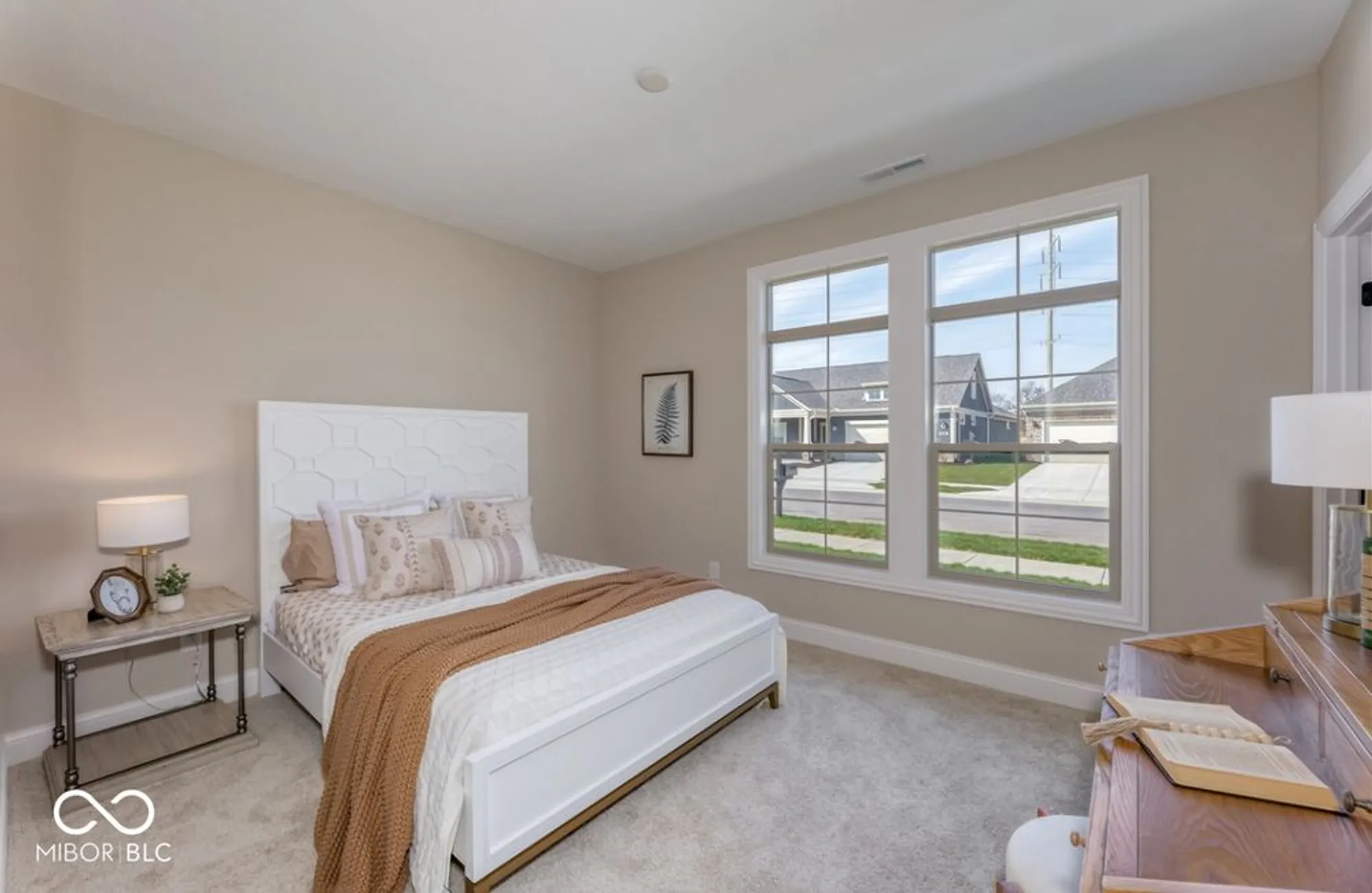 Property Slideshow image 19 of 38 | 2945 millgate dr, Carmel, IN, 46033