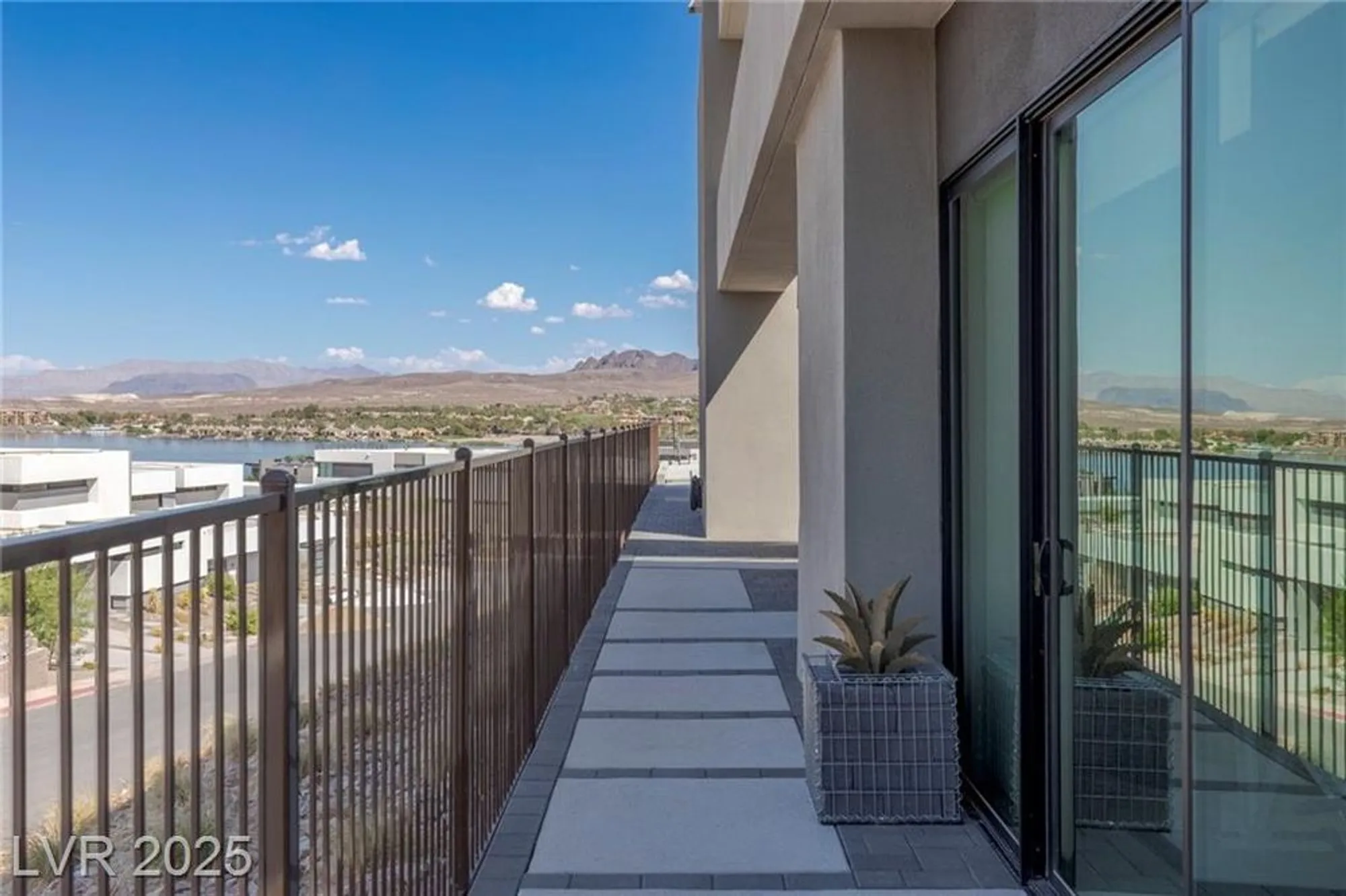Property Slideshow image 5 of 85 | 53 falling ridge ln, Henderson, NV, 89011