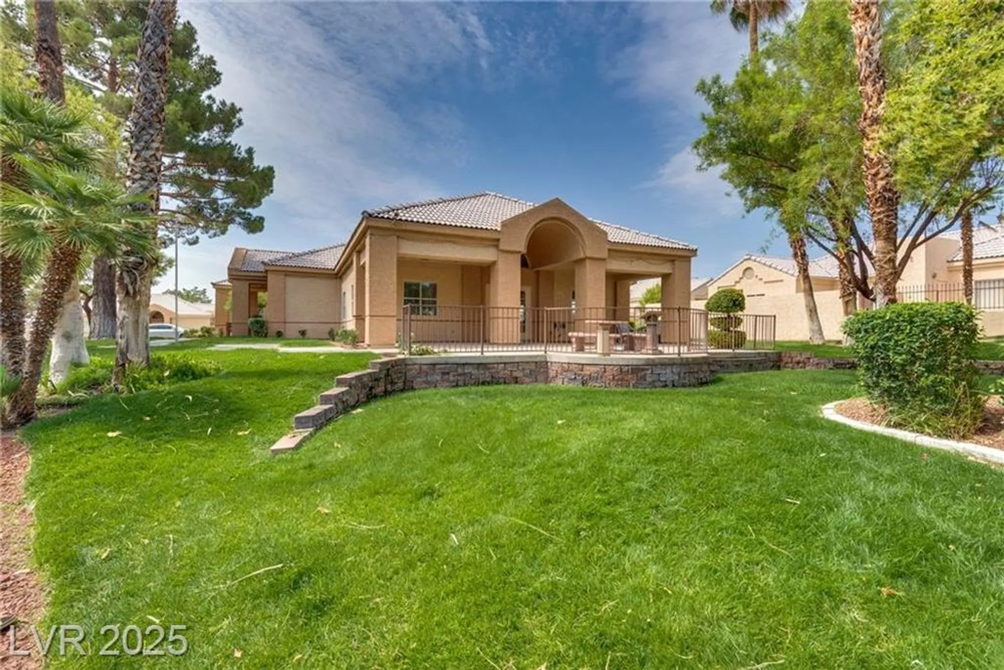 Property Slideshow image 28 of 29 | 421 wonderstone dr, Las Vegas, NV, 89107
