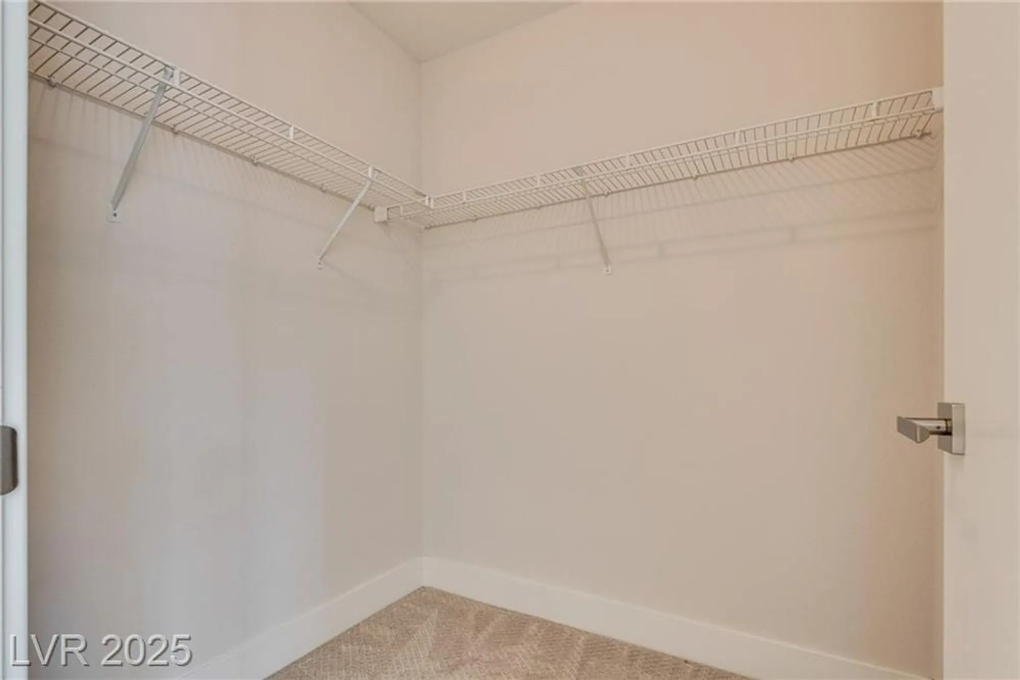 Property Slideshow image 26 of 44 | 2601 lotus hill dr, Las Vegas, NV, 89134