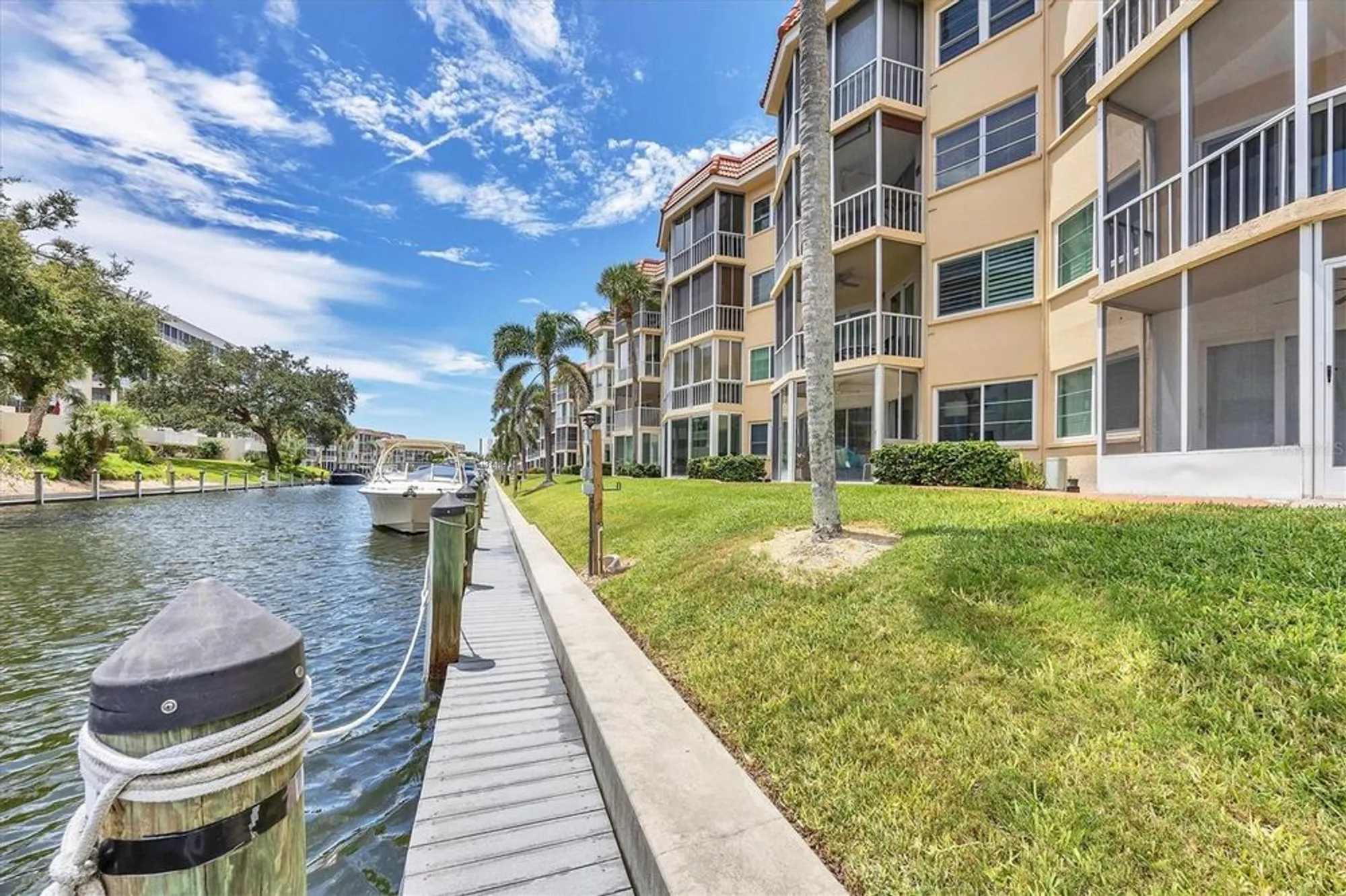 Property Slideshow image 32 of 55 | 1350 n portofino dr apt 107, Sarasota, FL, 34242