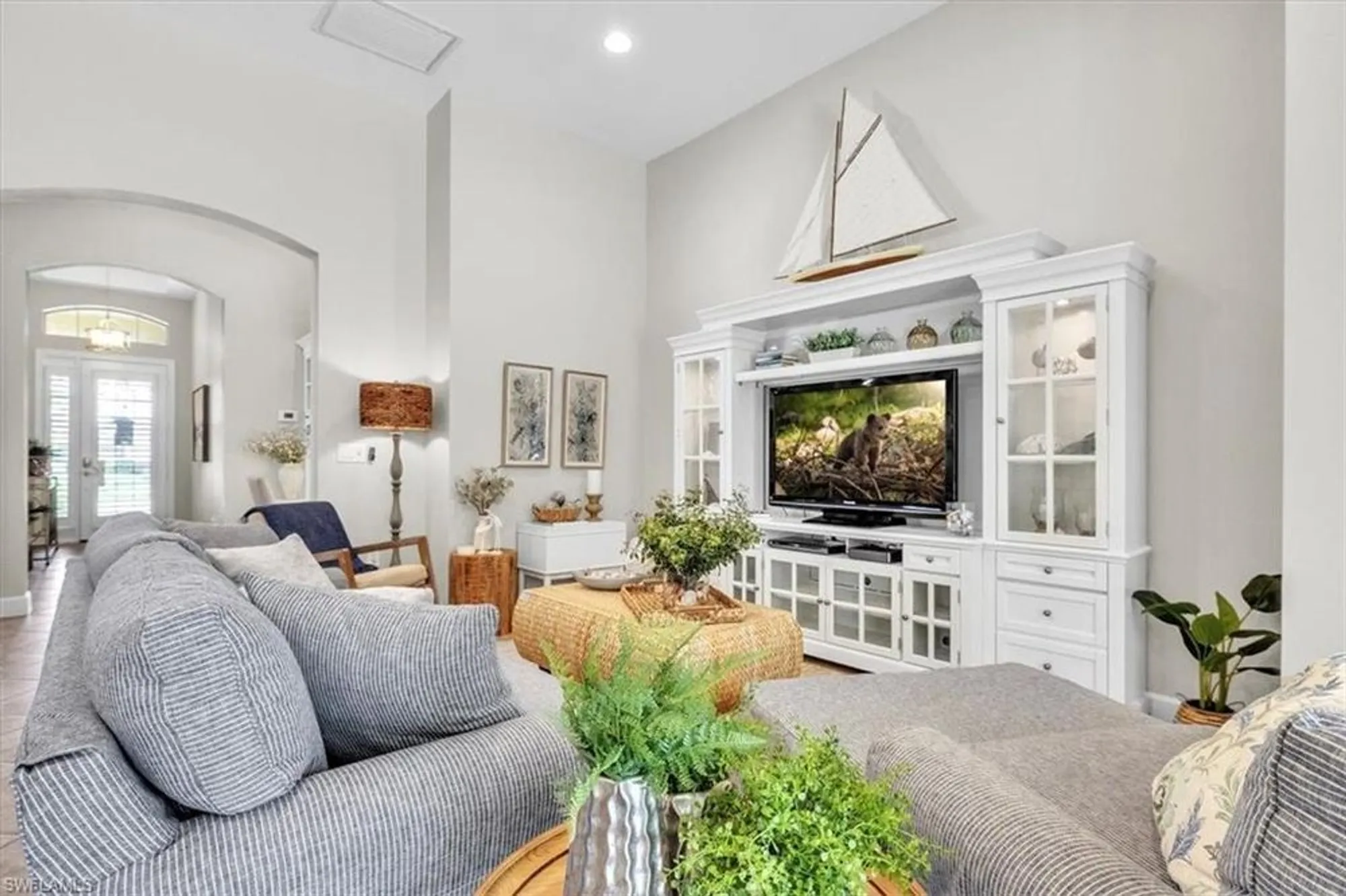 Property Slideshow image 19 of 50 | 3470 lakeview isle ct, Fort Myers, FL, 33905