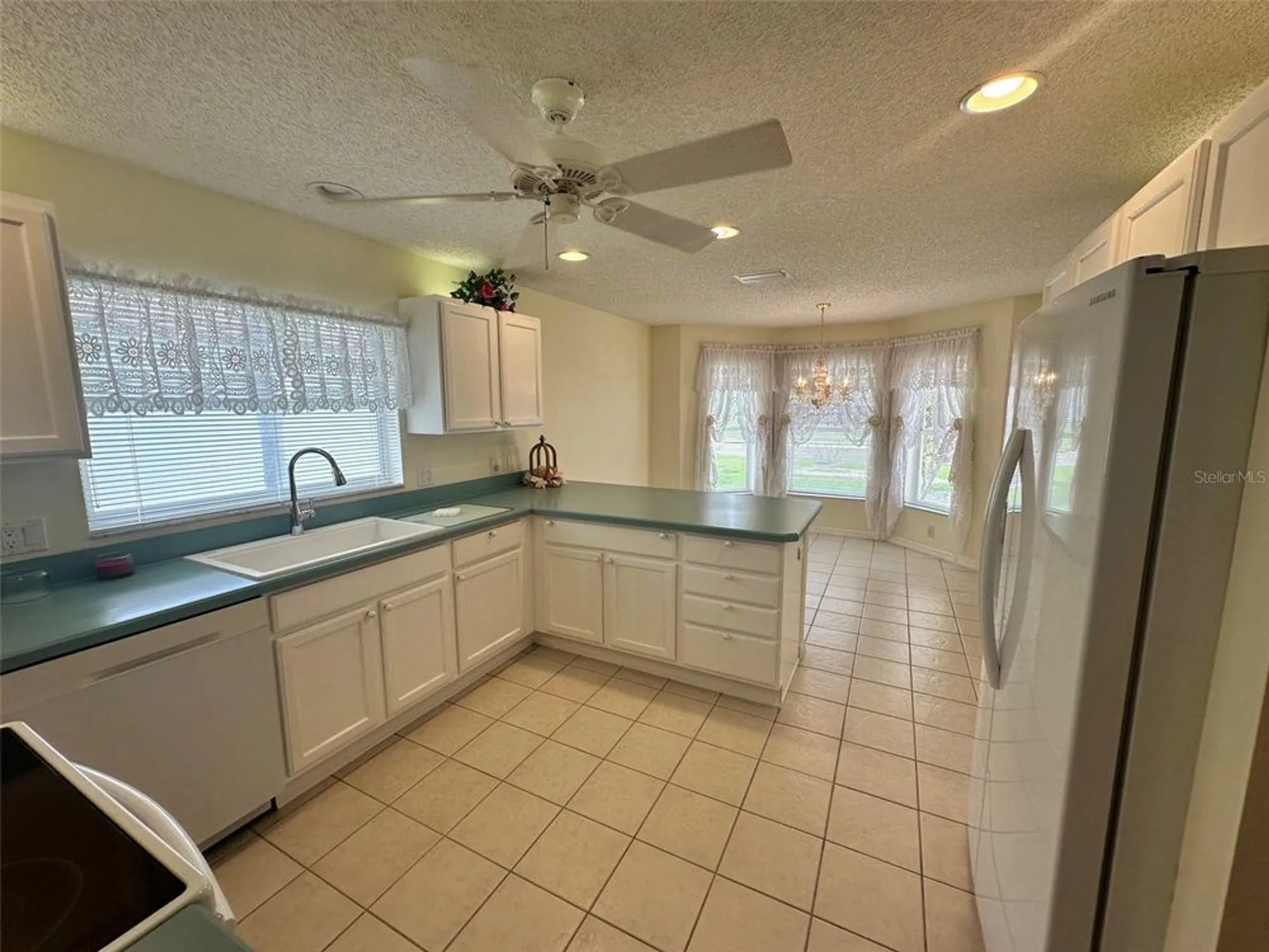 Property Slideshow image 11 of 21 | 2002 enrique dr, The Villages, FL, 32159