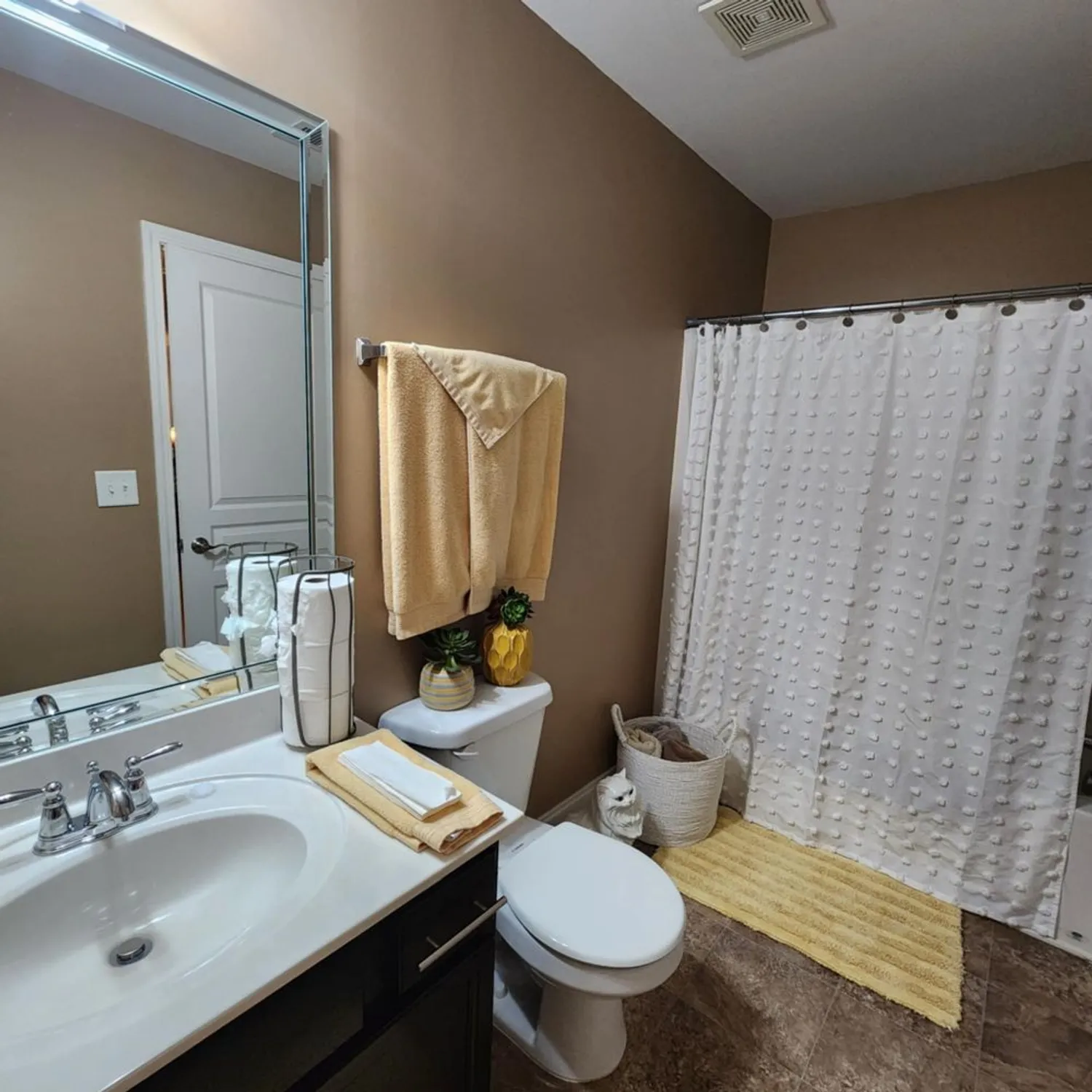 Property Slideshow image 10 of 13 | 403 stonegate dr, Lebanon, TN, 37090