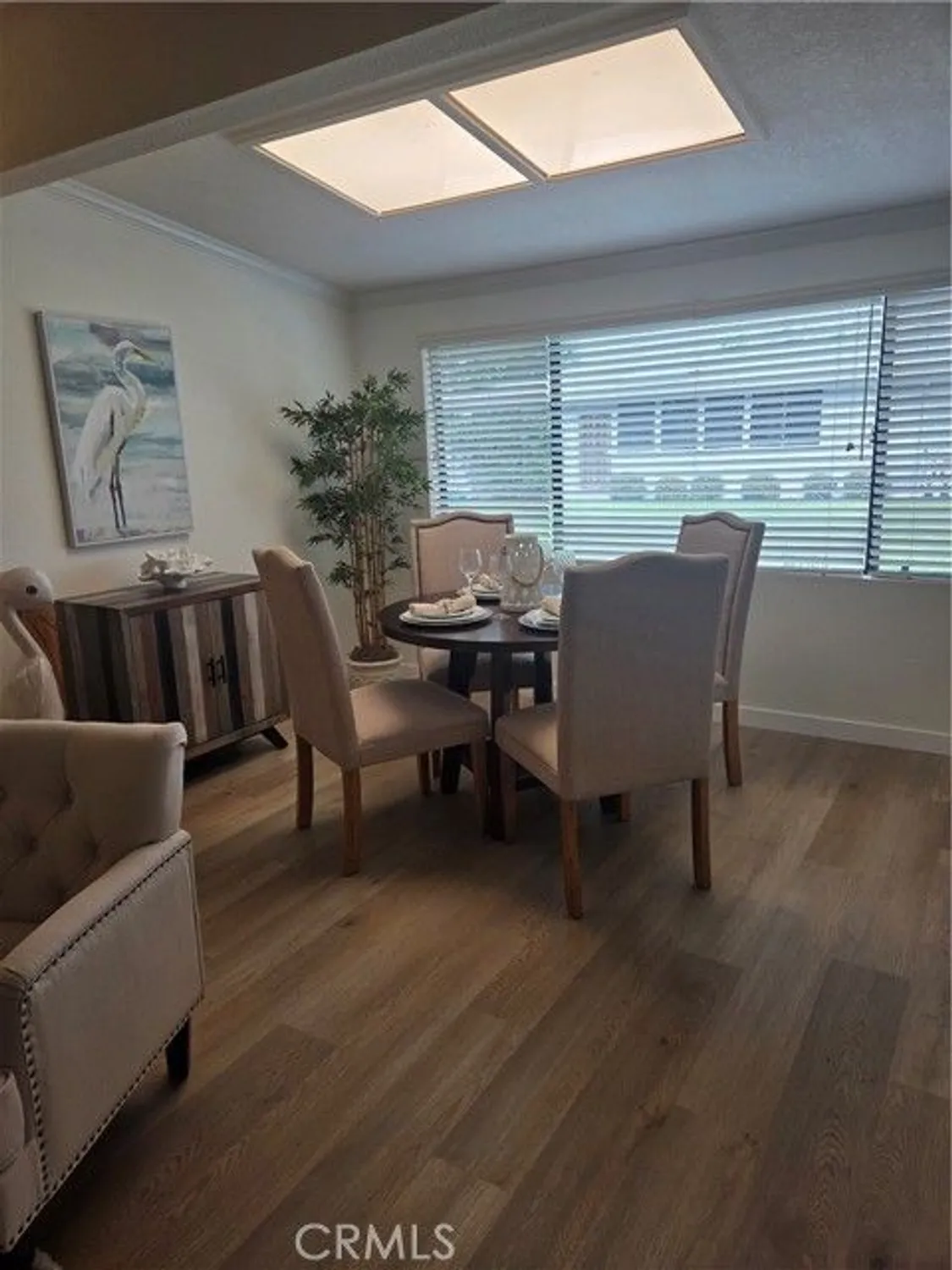 Property Slideshow image 4 of 18 | 1660 glenview rd, Seal Beach, CA, 90740