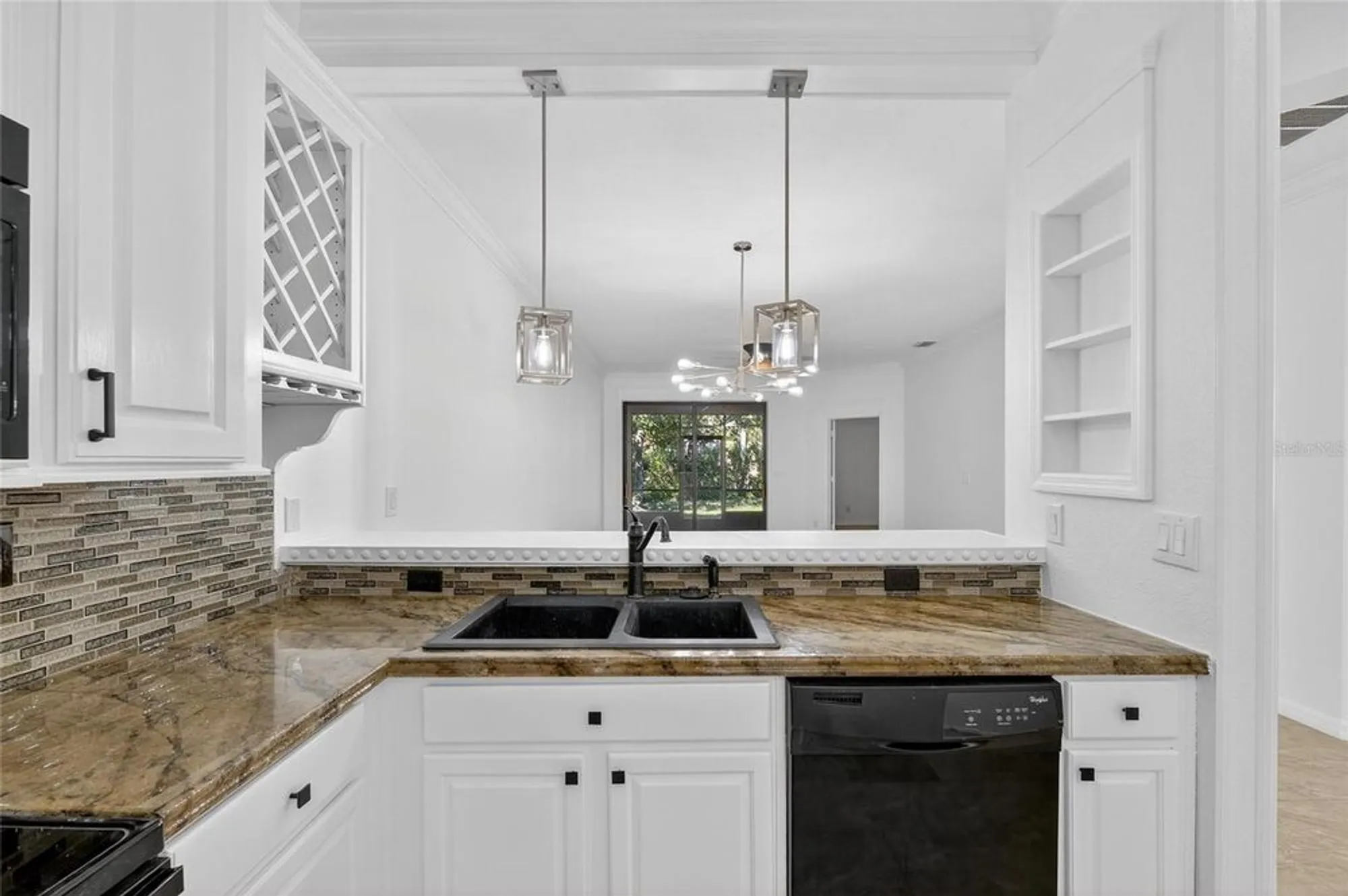 Property Slideshow image 12 of 36 | 329 seneca falls dr, Apollo Beach, FL, 33572