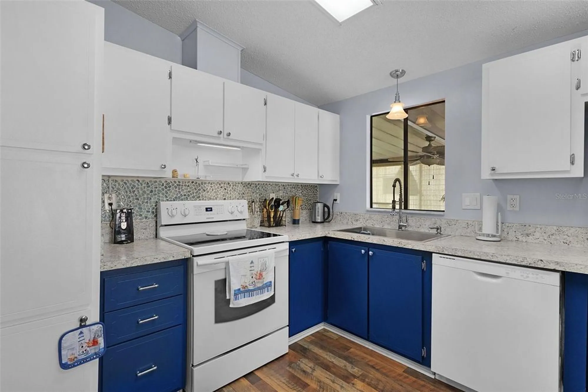 Property Slideshow image 9 of 42 | 1717 palm aire dr, Lady Lake, FL, 32159