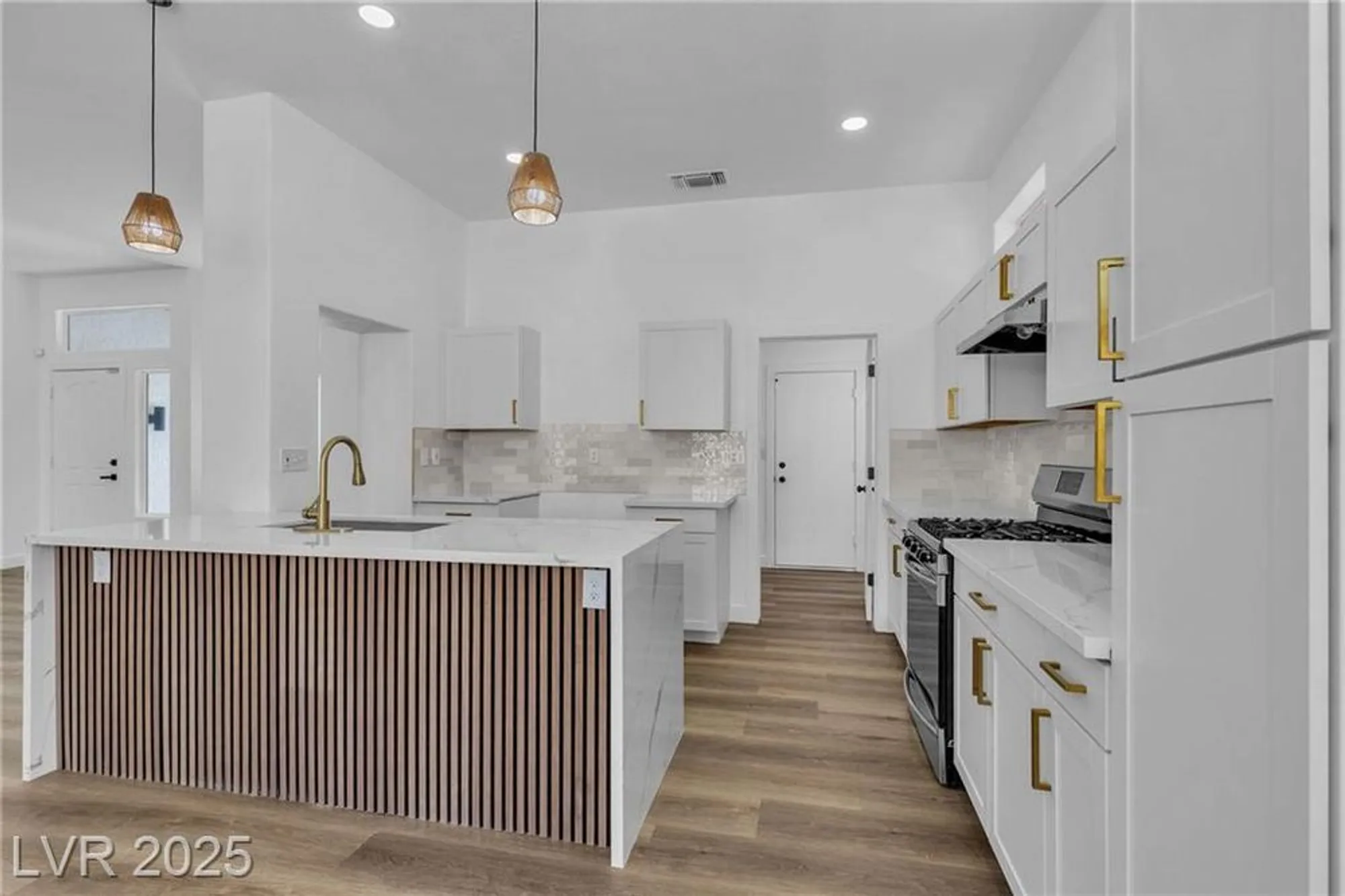 Property Slideshow image 10 of 51 | 10636 argents hill dr, Las Vegas, NV, 89134