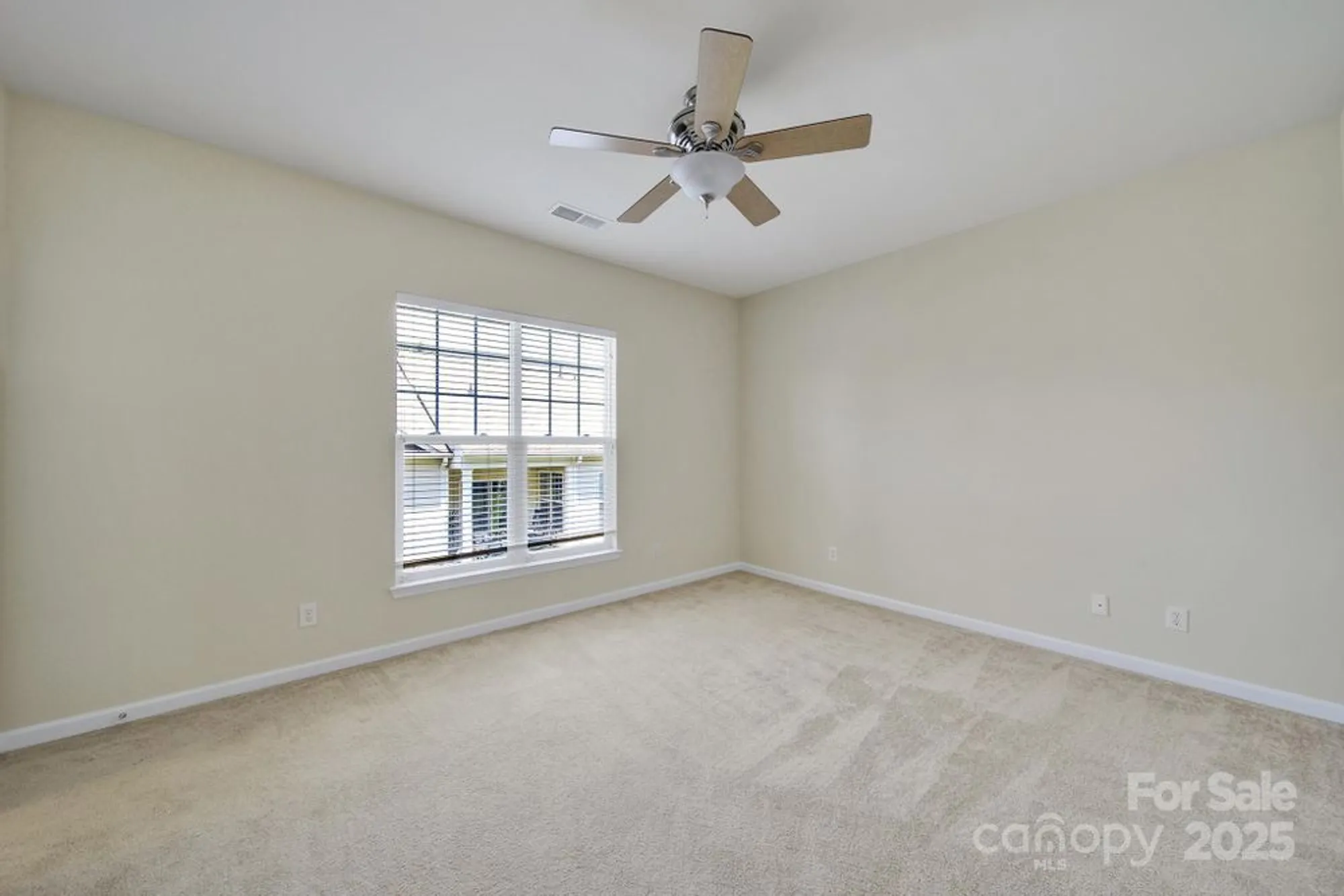 Property Slideshow image 15 of 41 | 28129 song sparrow ln, Fort Mill, SC, 29707