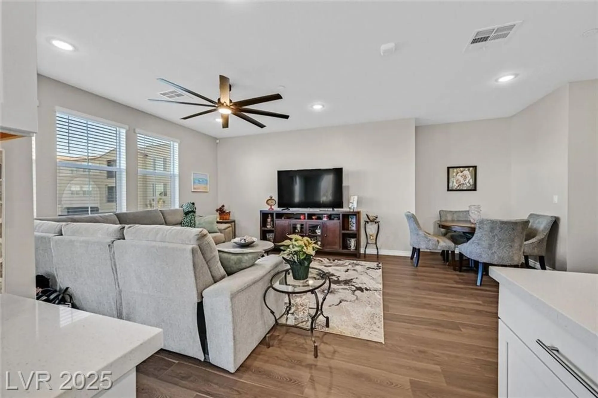 Property Slideshow image 14 of 47 | 2555 hampton rd 10301, Henderson, NV, 89052