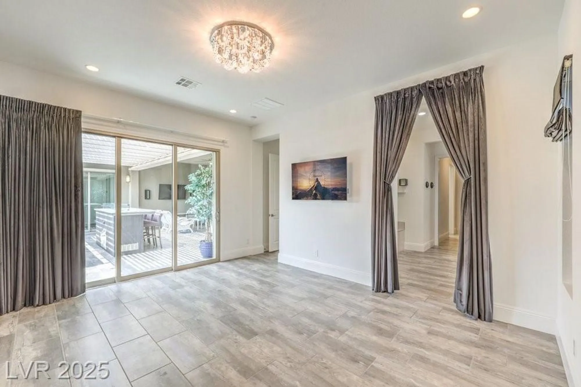 Property Slideshow image 16 of 62 | 9928 regency square ave, Las Vegas, NV, 89148
