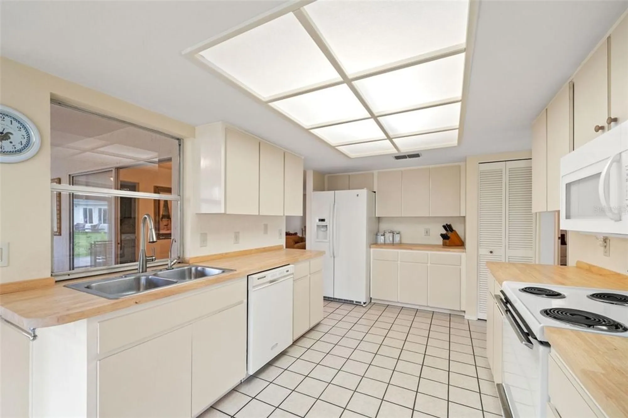 Property Slideshow image 26 of 67 | 6404 lost tree ln, Spring Hill, FL, 34606