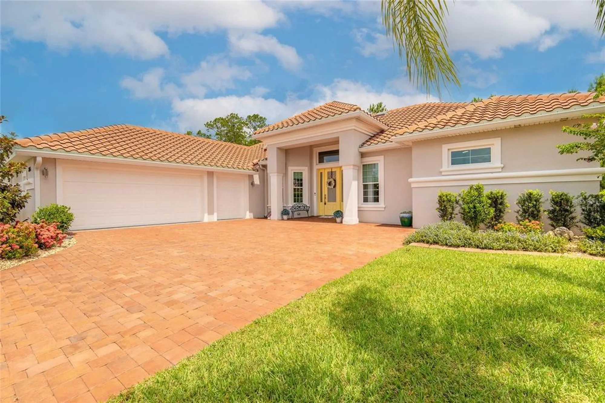 Property Slideshow image 4 of 67 | 2816 e venetian lake cir, New Smyrna Beach, FL, 32168