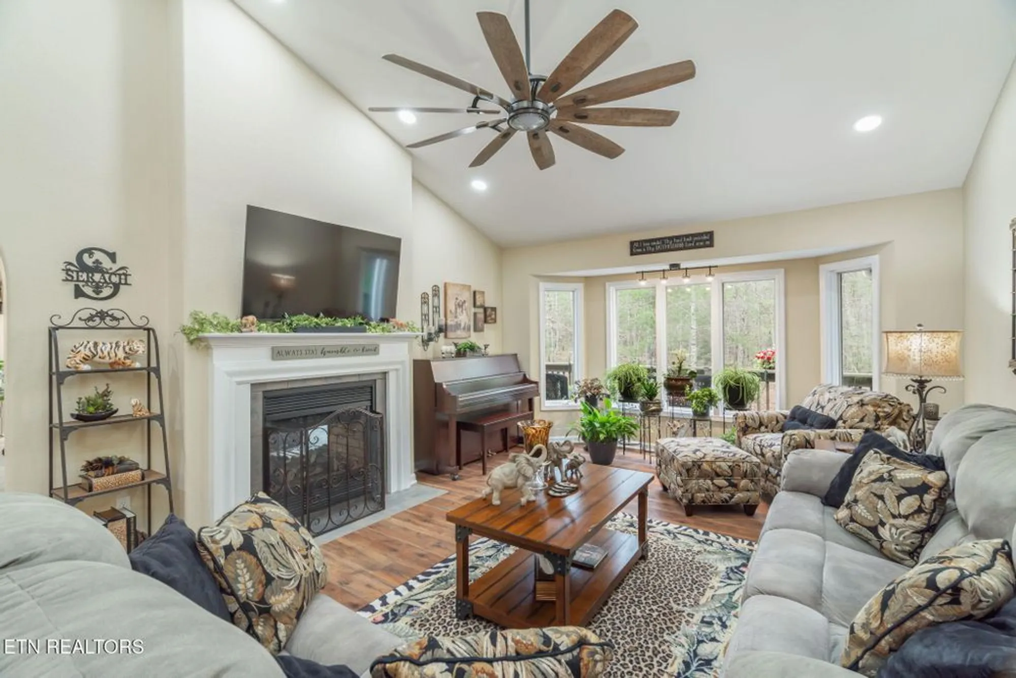Property Slideshow image 11 of 55 | 187 forest view dr, Crossville, TN, 38558