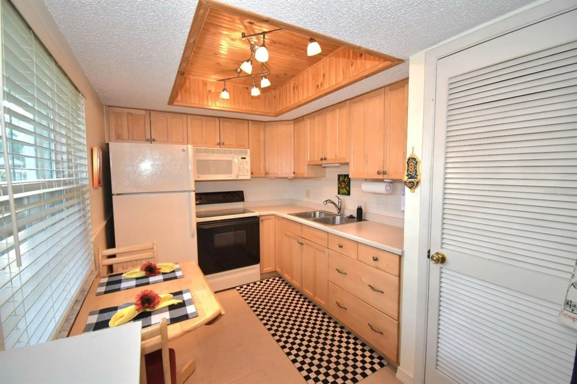Property Slideshow image 7 of 30 | 948 virginia st apt 107, Dunedin, FL, 34698