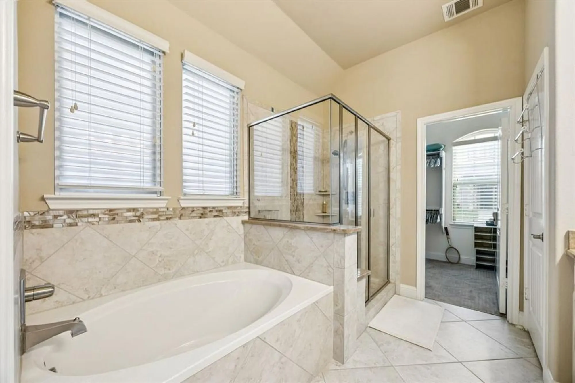 Property Slideshow image 13 of 27 | 8600 arrow dr, Mckinney, TX, 75070