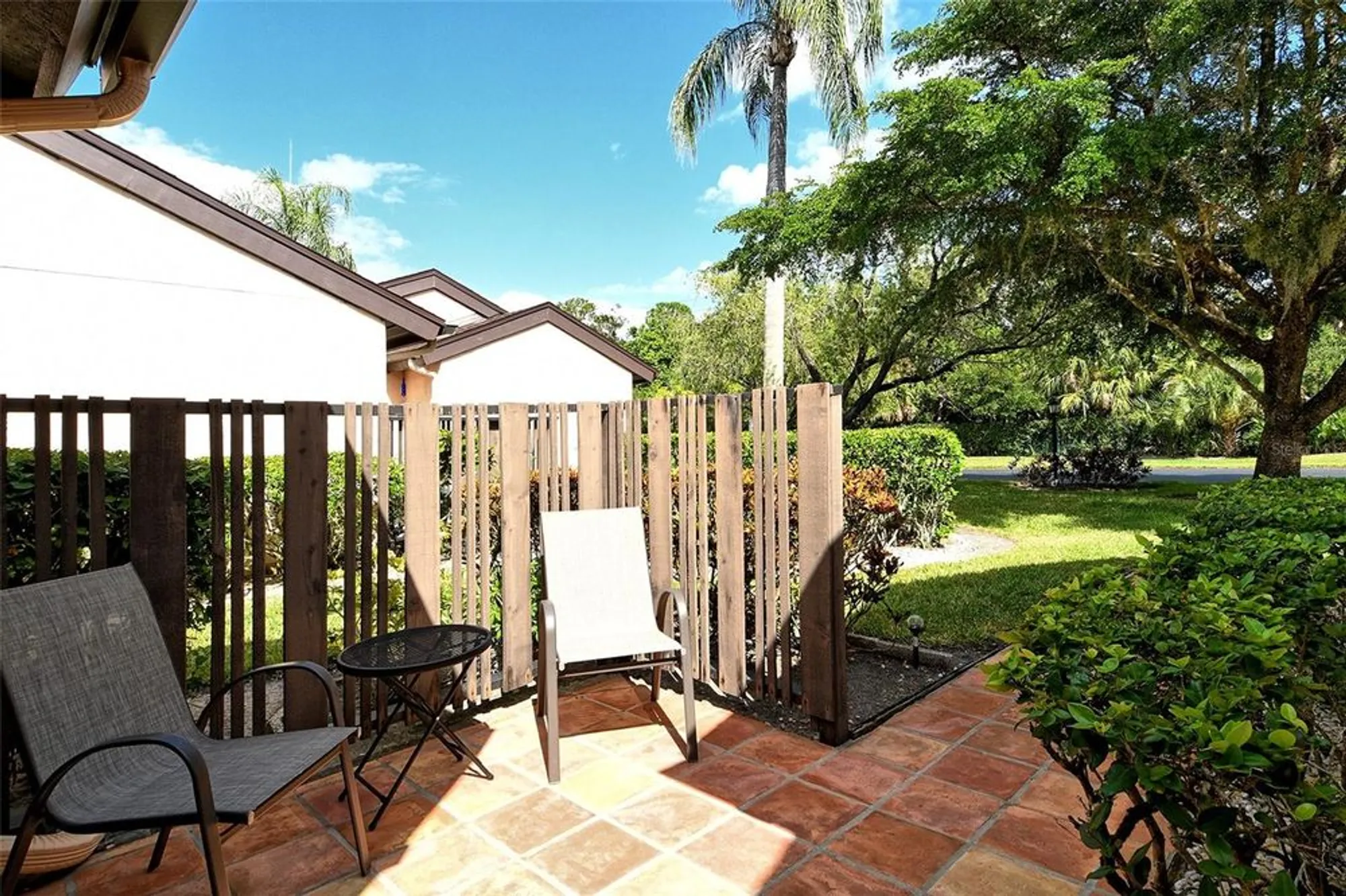 Property Slideshow image 3 of 38 | 6261 timber lake dr f6, Sarasota, FL, 34243