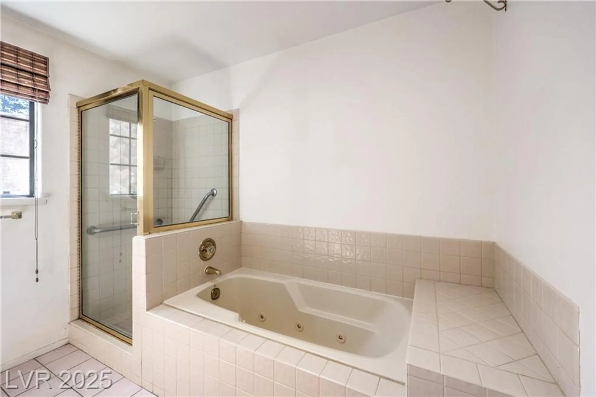 Property Slideshow image 13 of 26 | 2851 s valley view blvd unit 1075, Las Vegas, NV, 89102