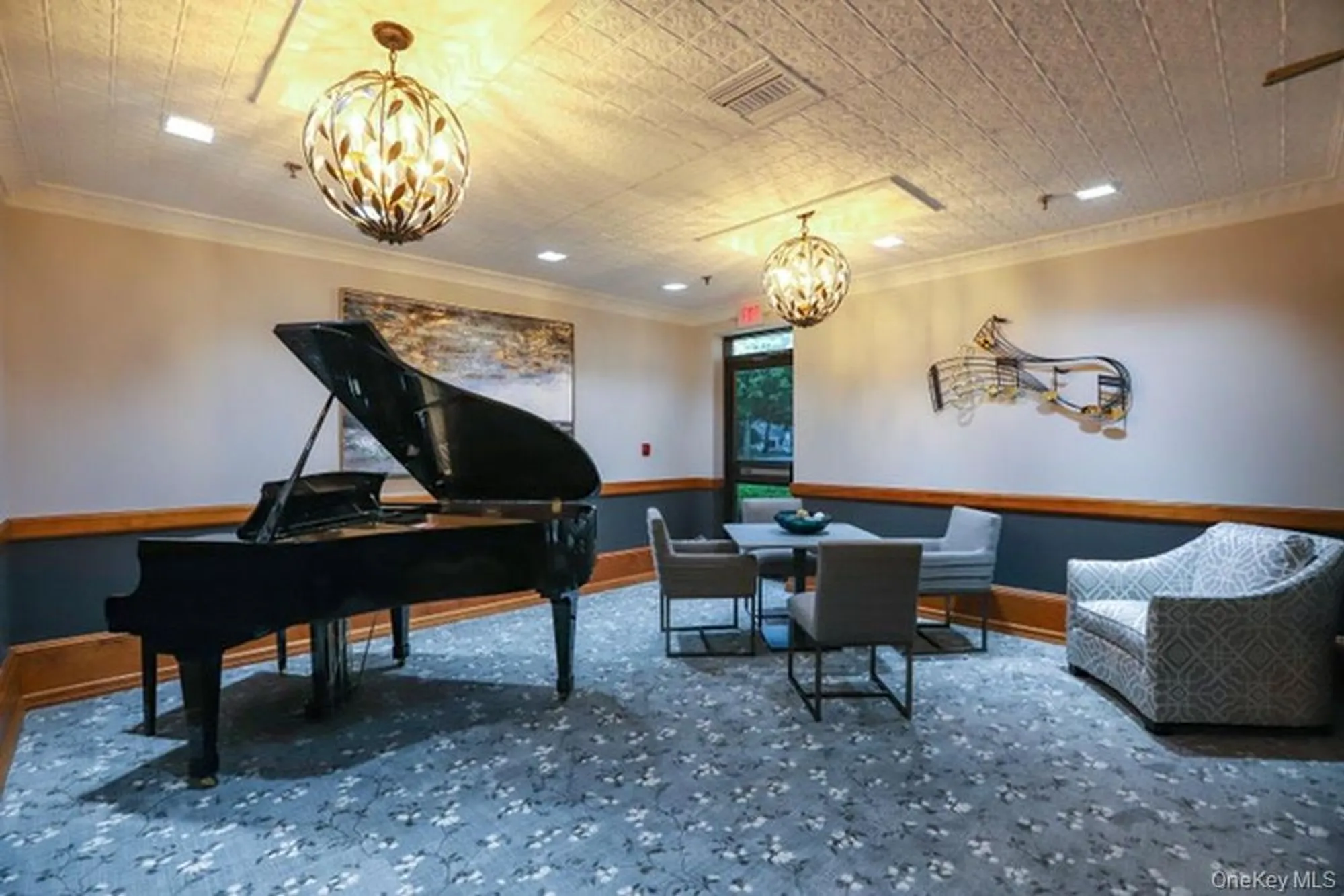 Property Slideshow image 27 of 28 | 256 glen dr, Ridge, NY, 11961