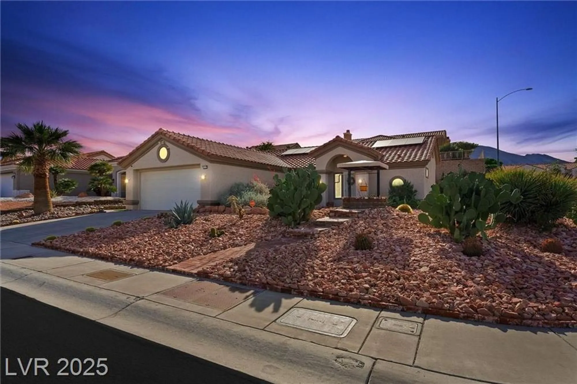 Property Slideshow image 7 of 52 | 2725 byron dr, Las Vegas, NV, 89134